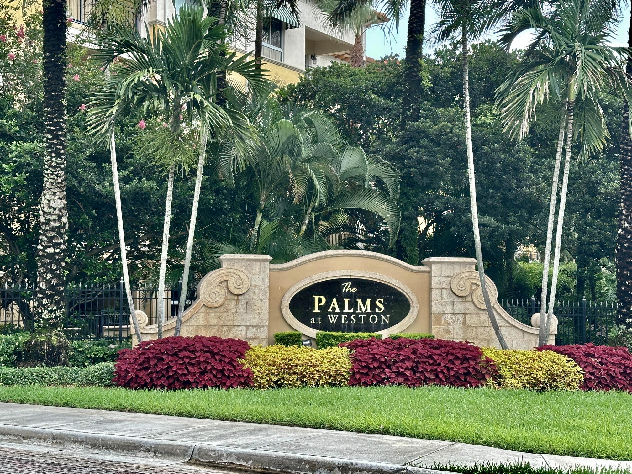 16100 Emerald Estates #389, Weston FL 33331