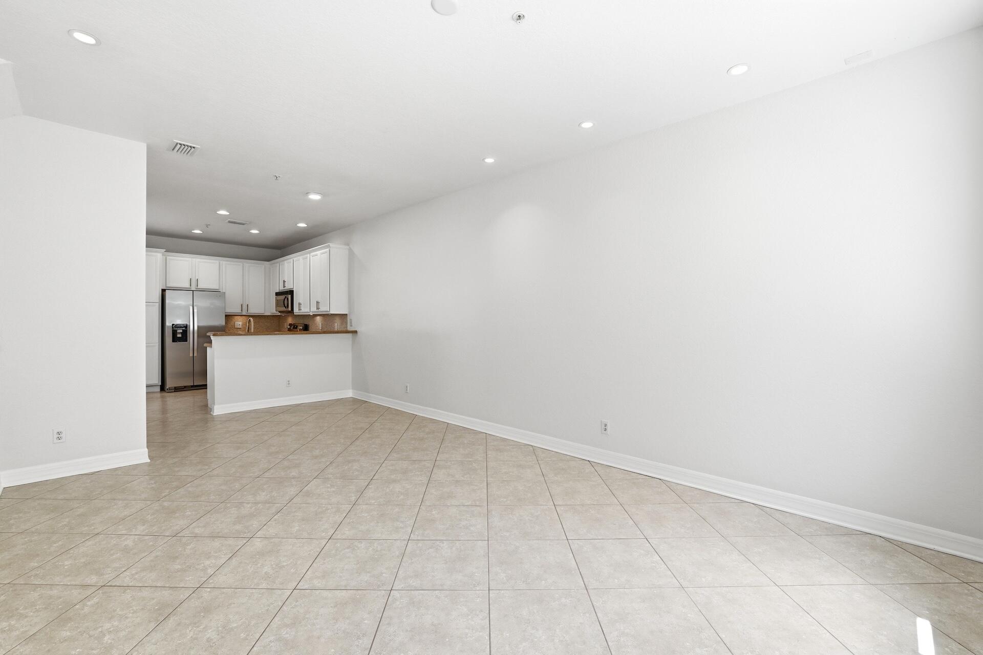 127 E Thatch Palm, Jupiter FL 33458