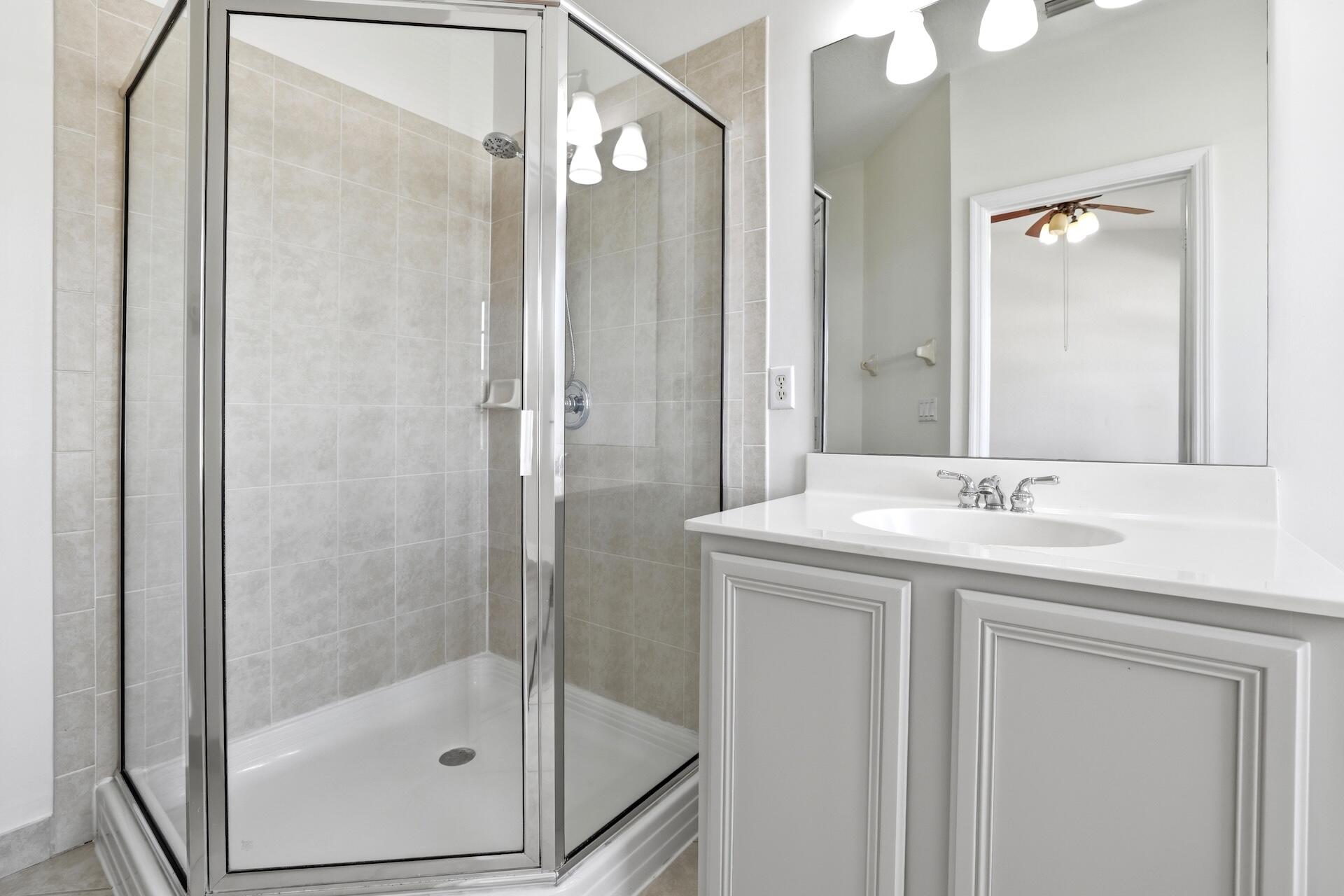 127 E Thatch Palm, Jupiter FL 33458