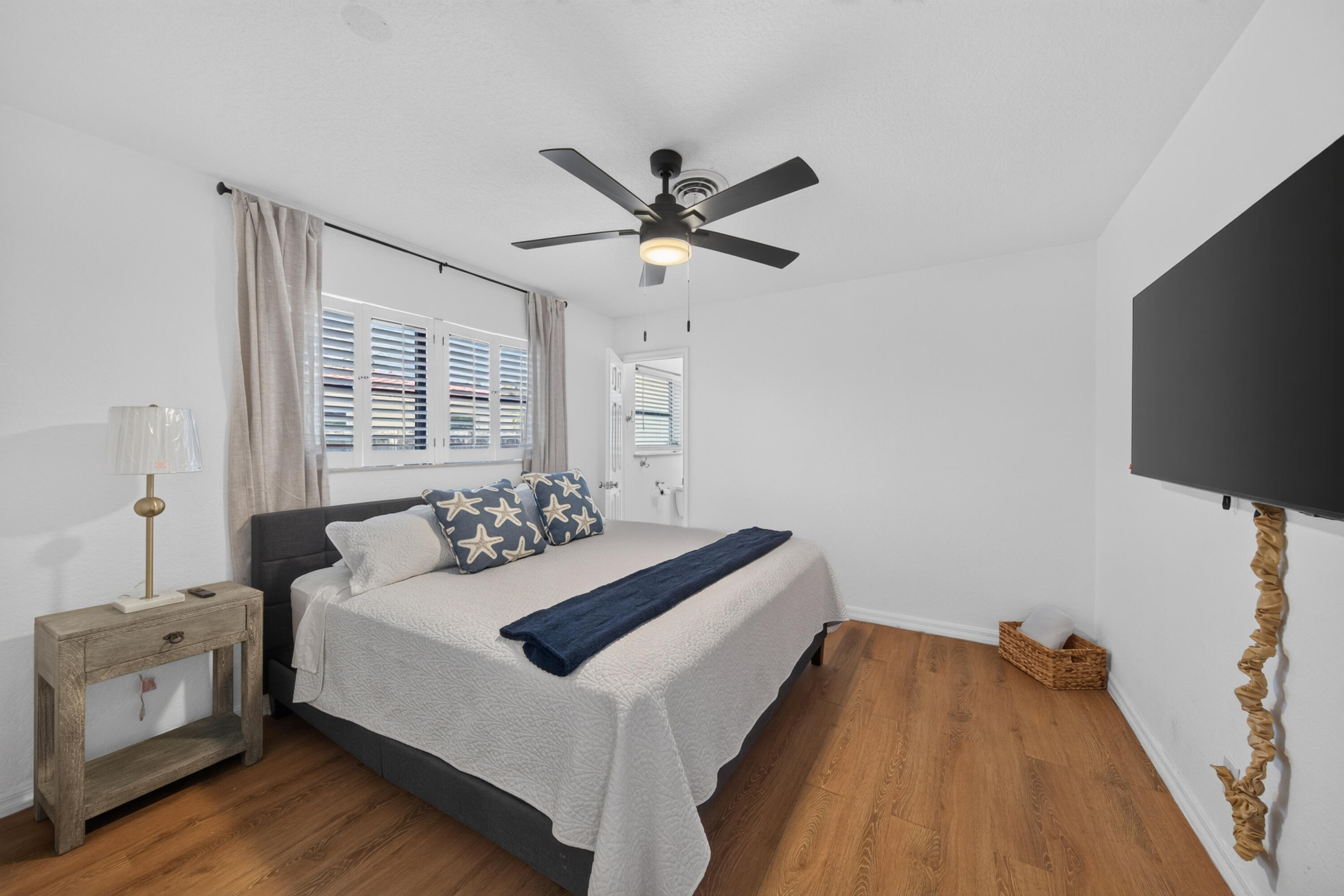 4431 NE 28th, Lighthouse Point FL 33064