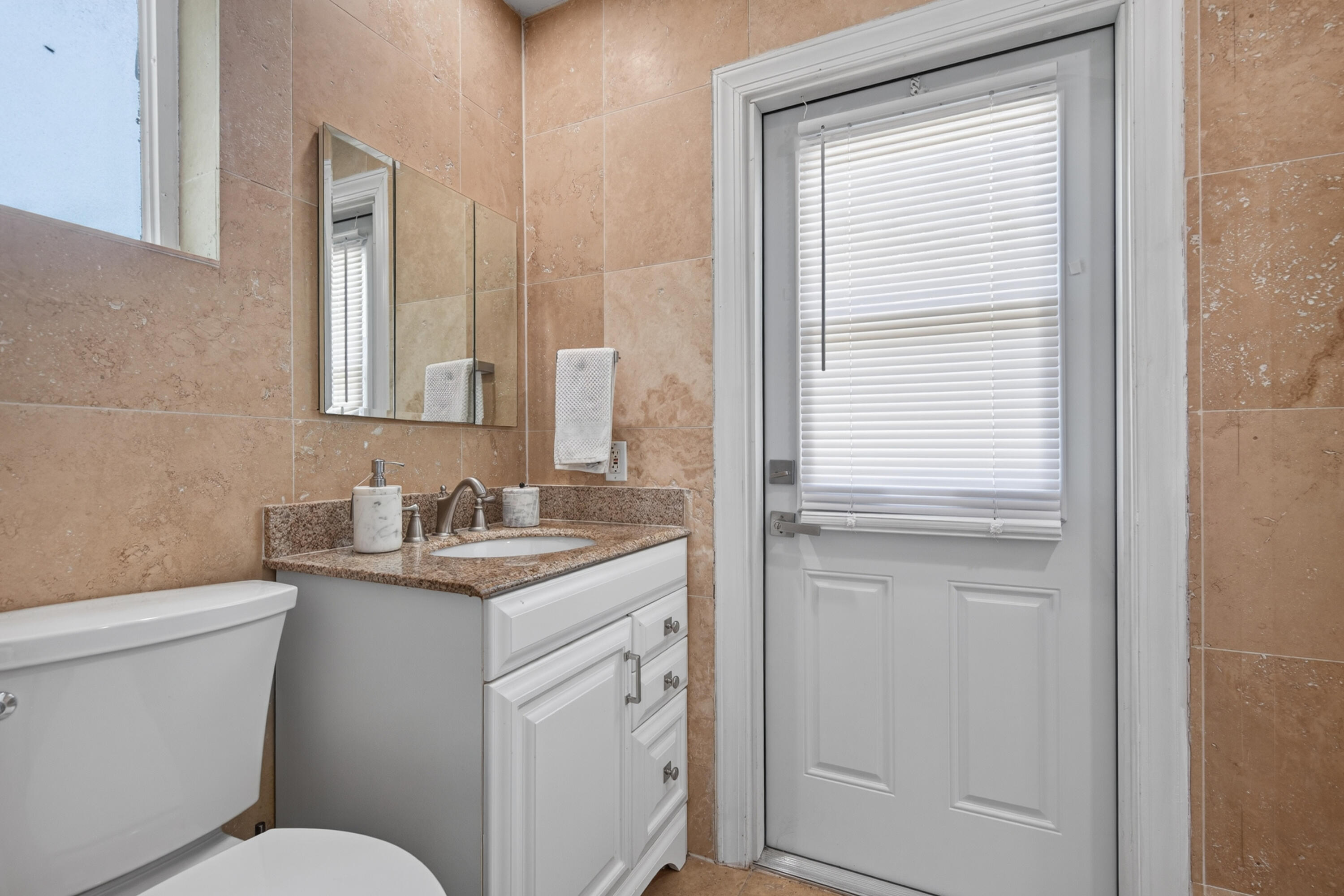 4431 NE 28th, Lighthouse Point FL 33064