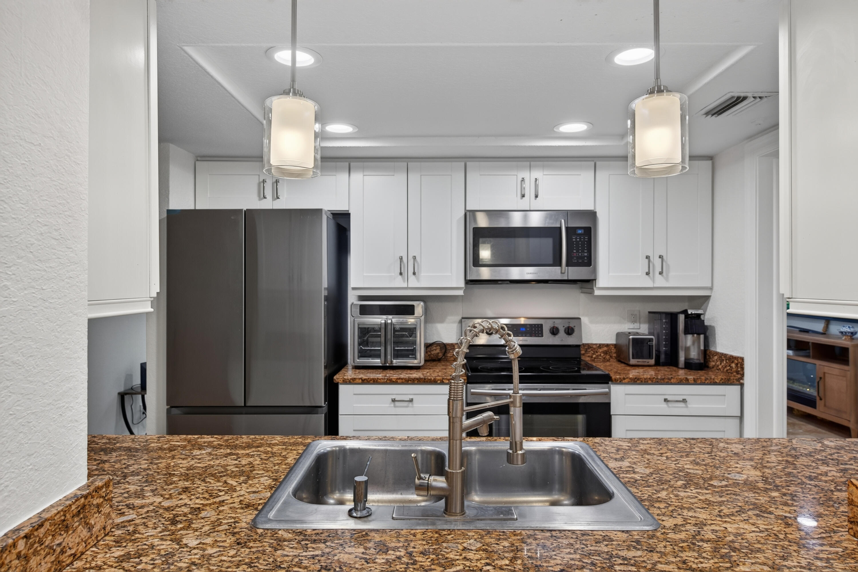 4431 NE 28th, Lighthouse Point FL 33064