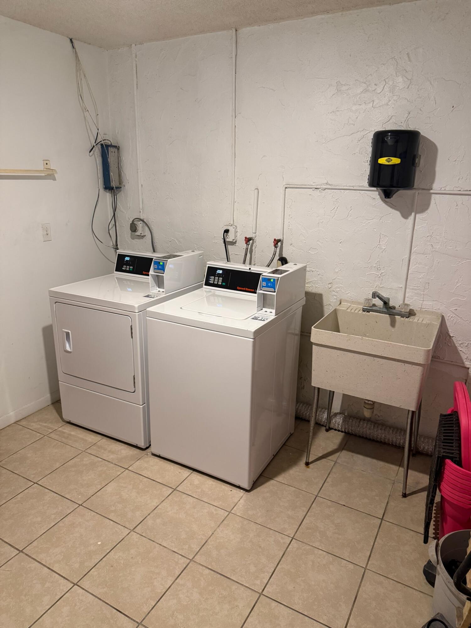 5545 N Lakewood #425, Margate FL 33063