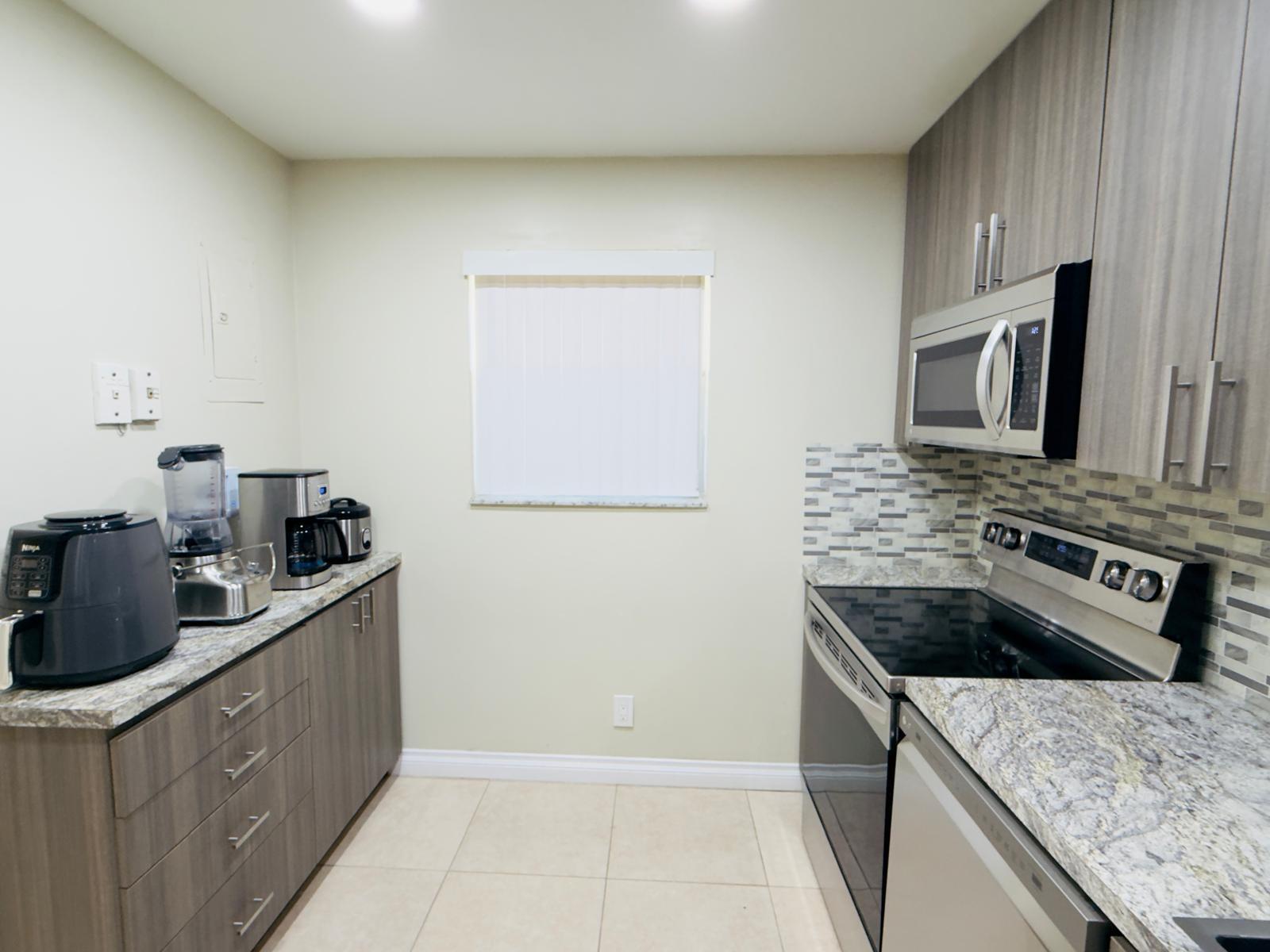 5545 N Lakewood #425, Margate FL 33063