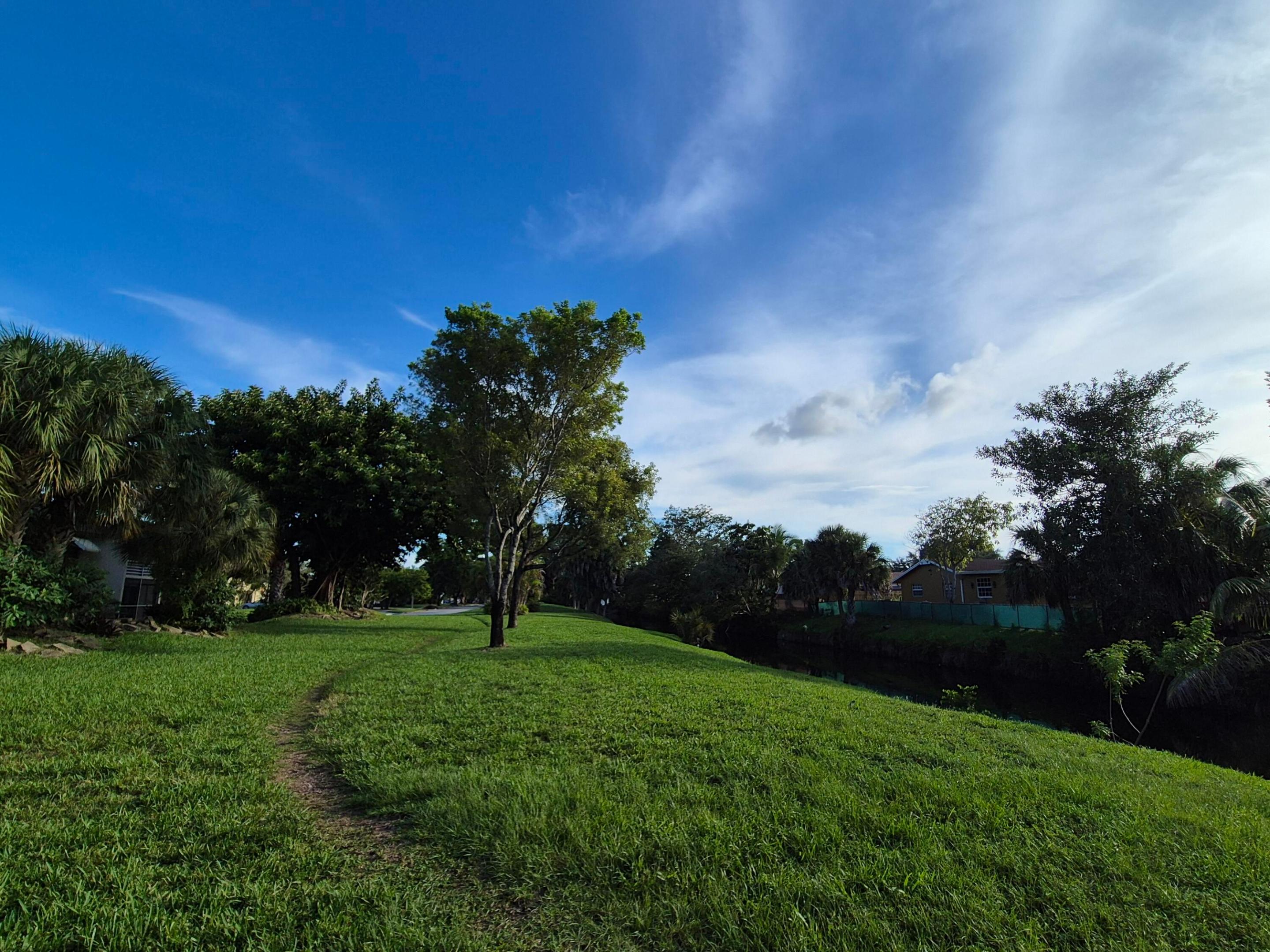 5545 N Lakewood #425, Margate FL 33063