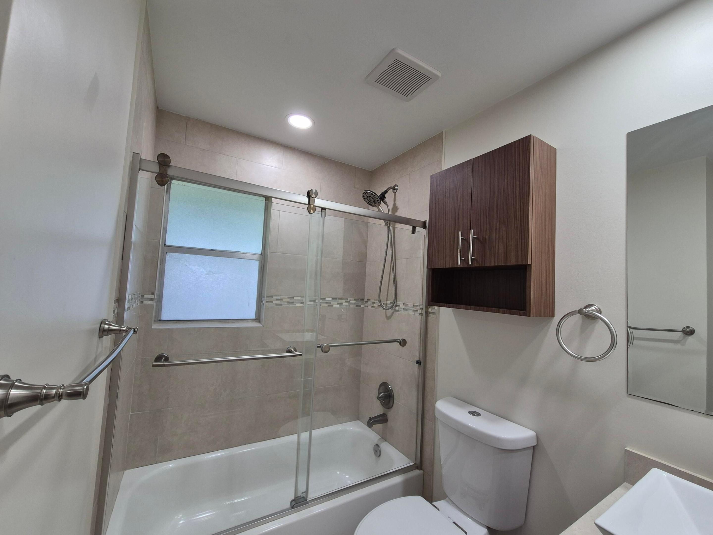 5545 N Lakewood #425, Margate FL 33063