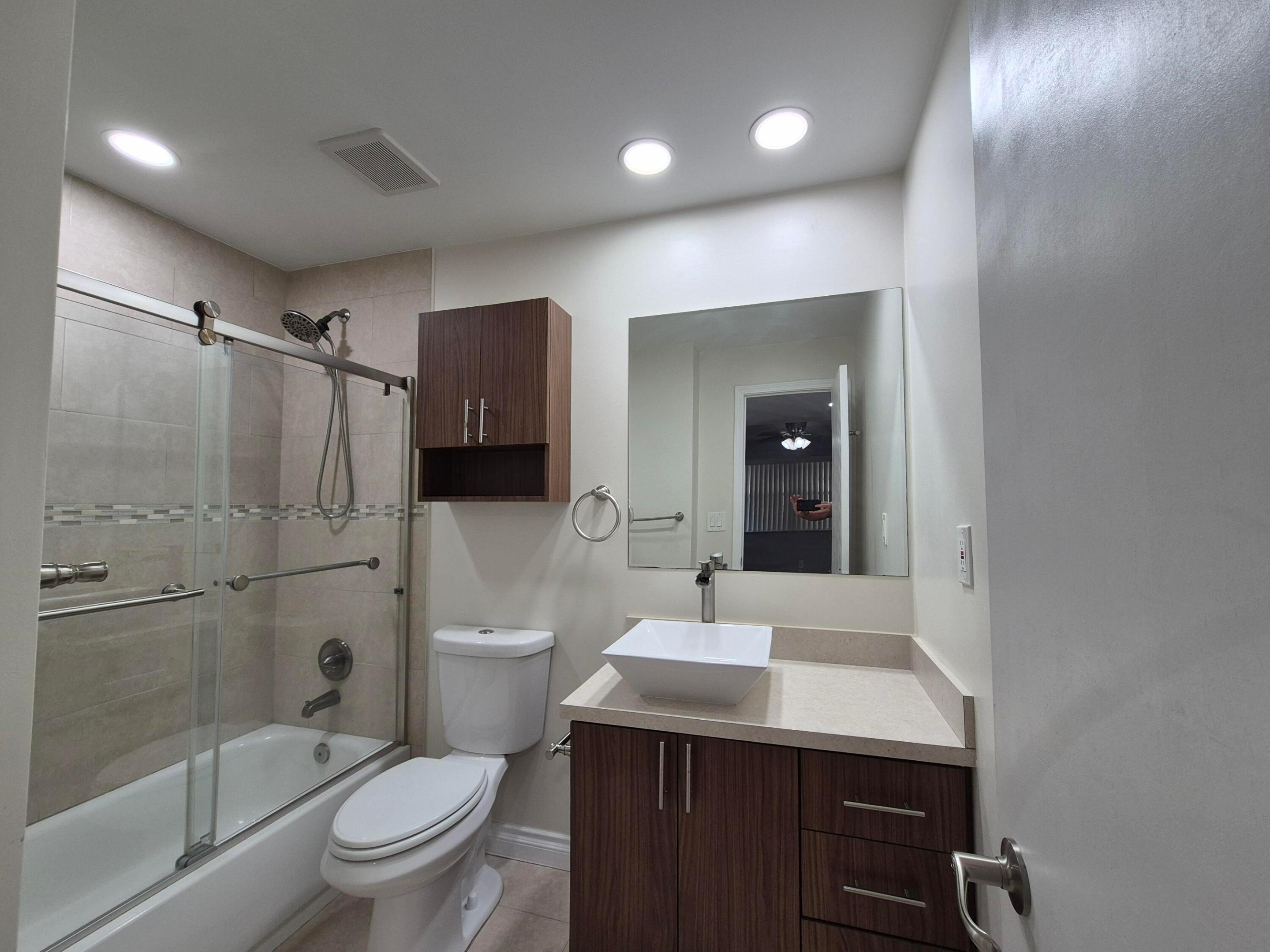 5545 N Lakewood #425, Margate FL 33063