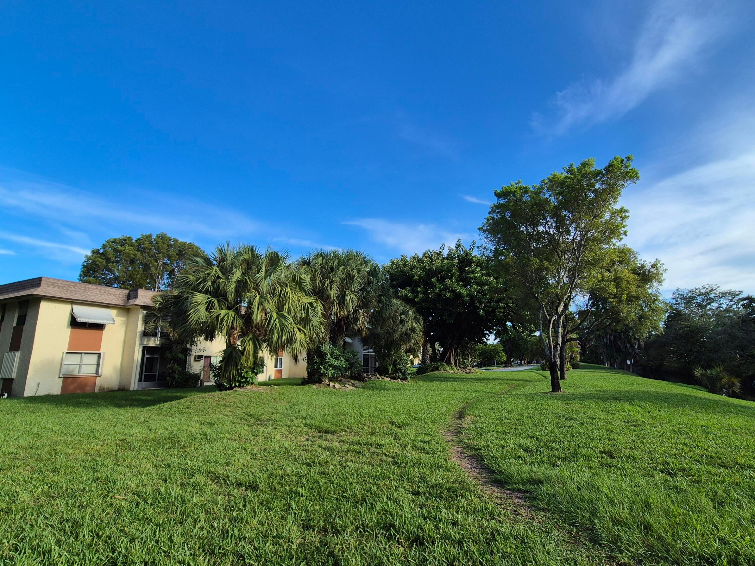 5545 N Lakewood #425, Margate FL 33063
