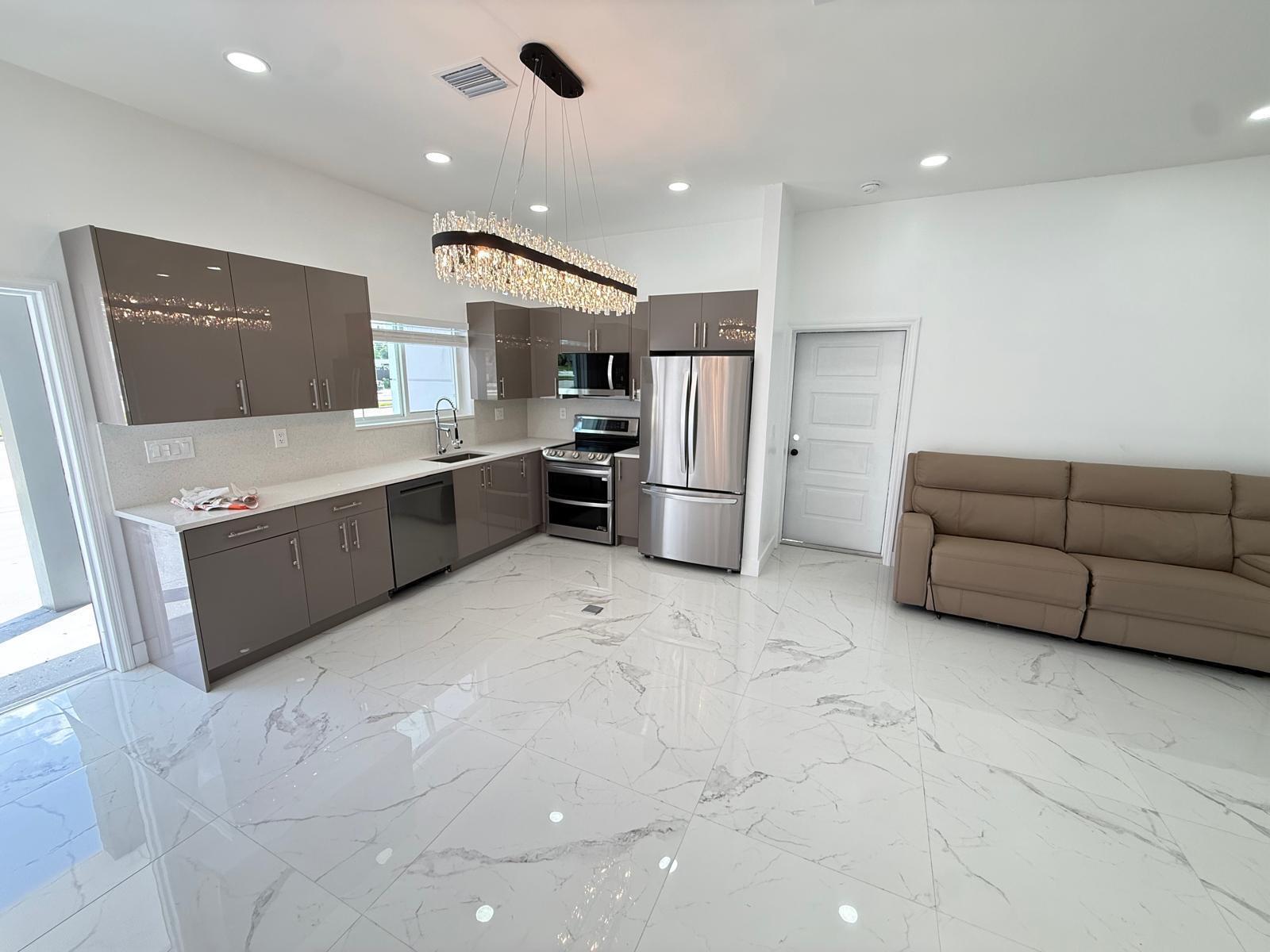 6319 Southgate, Margate FL 33068