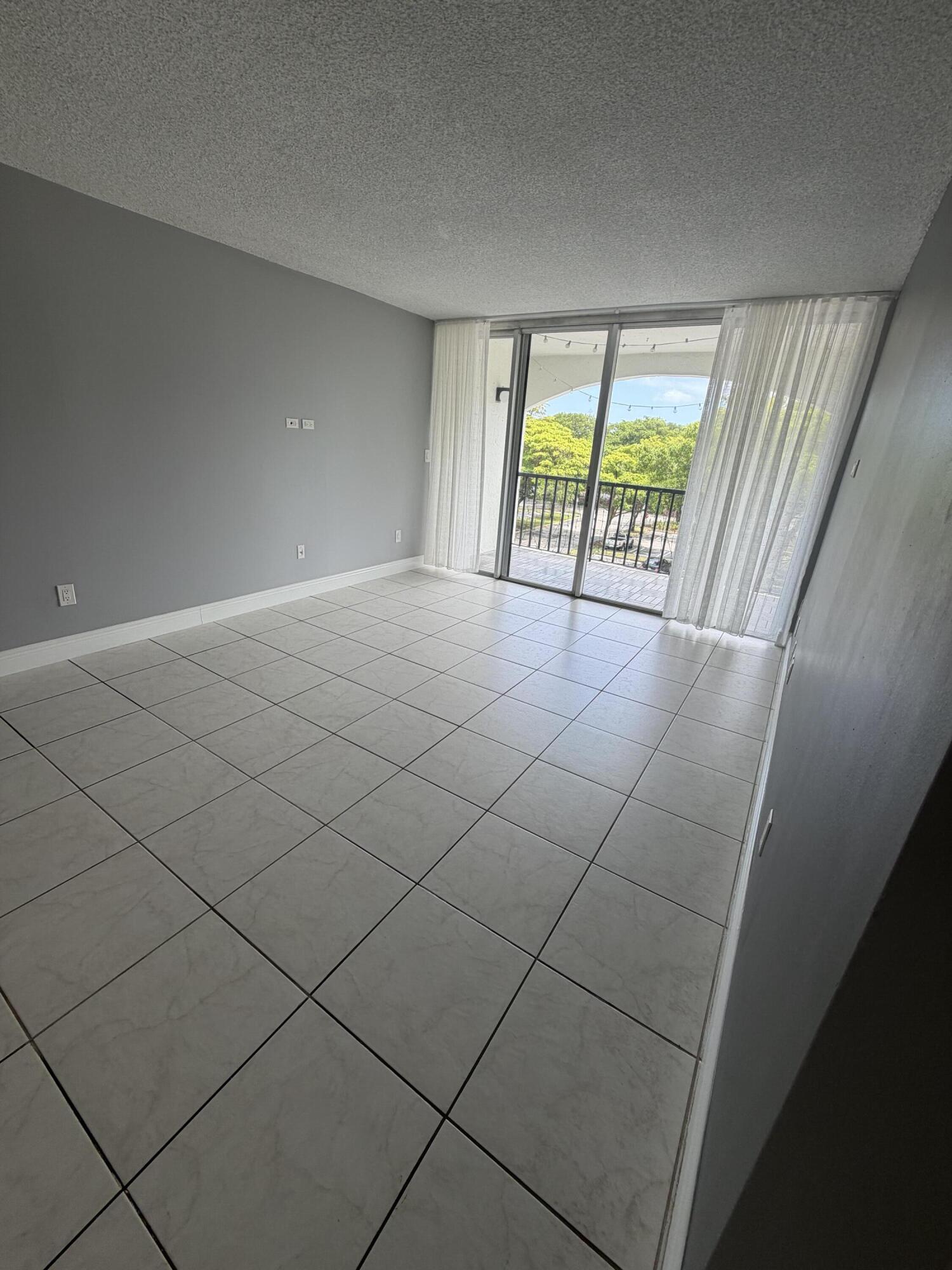 2160 SW 16th #418, Miami FL 33145