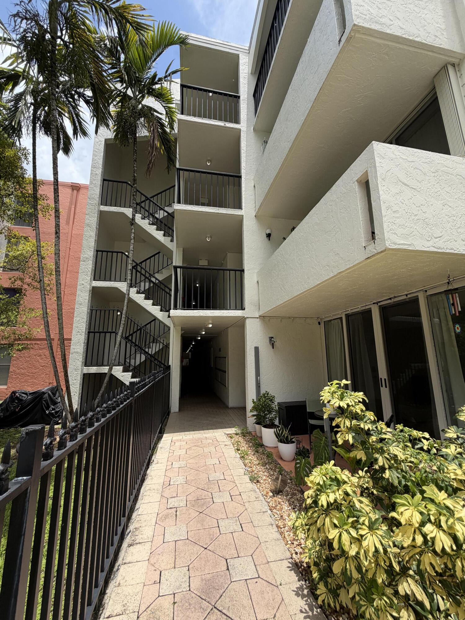 2160 SW 16th #418, Miami FL 33145