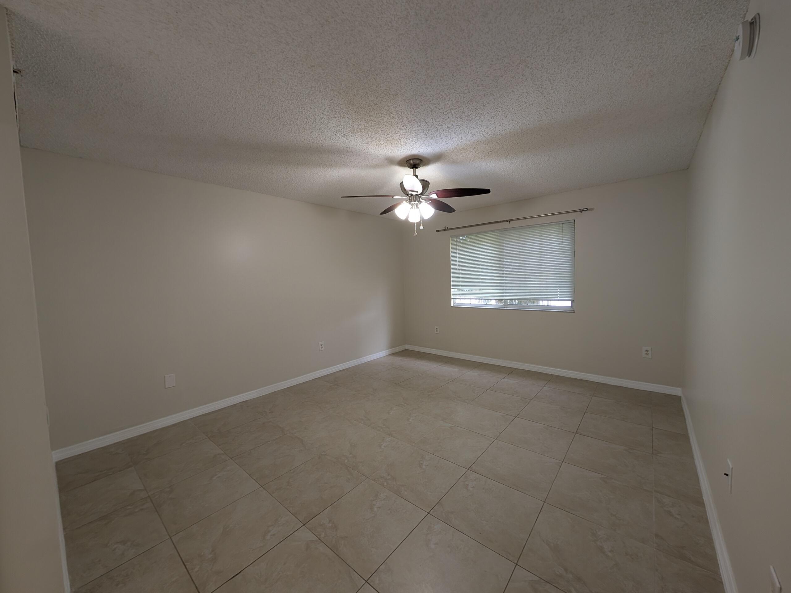 5011 Wiles #208, Coconut Creek FL 33073
