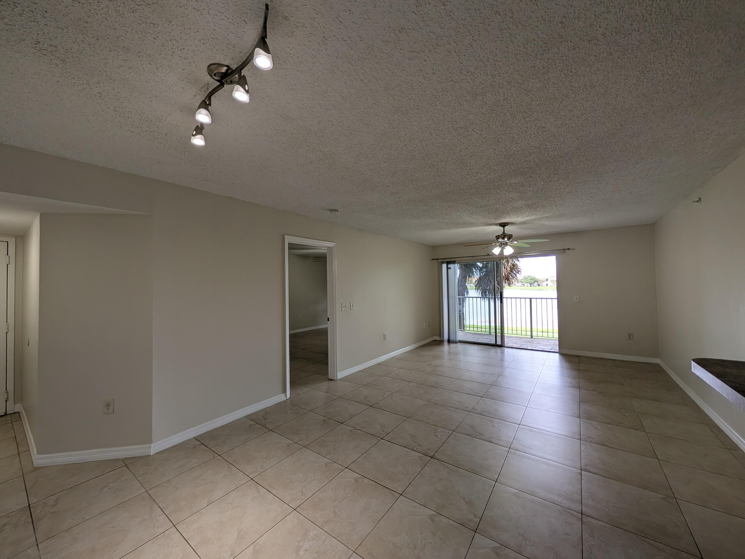 5011 Wiles #208, Coconut Creek FL 33073