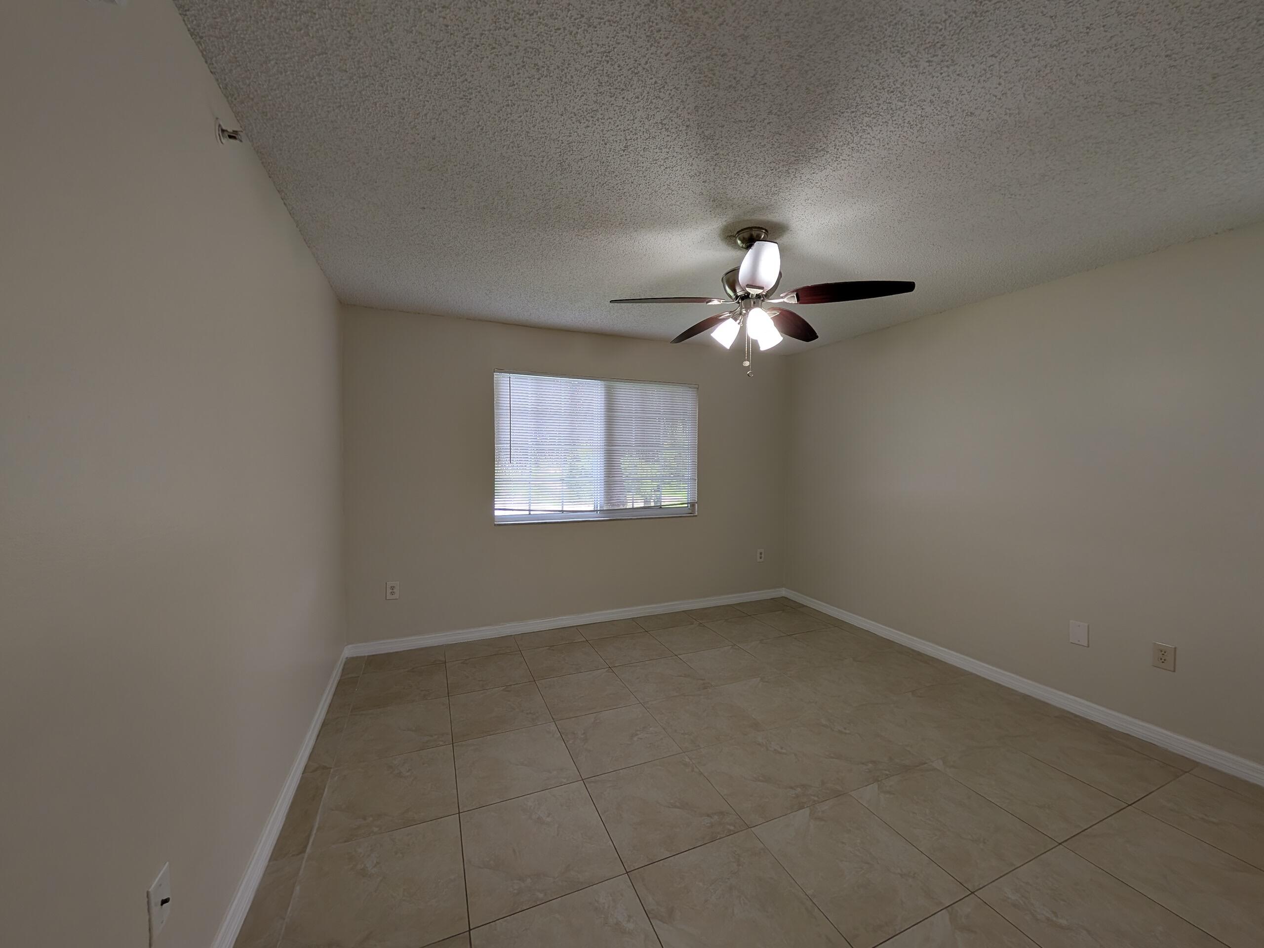5011 Wiles #208, Coconut Creek FL 33073
