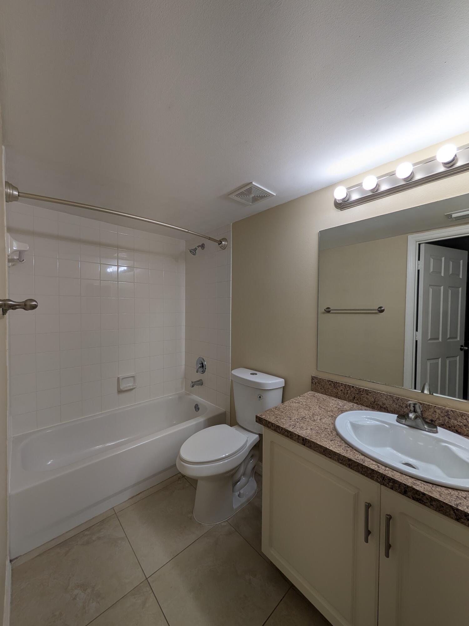 5011 Wiles #208, Coconut Creek FL 33073
