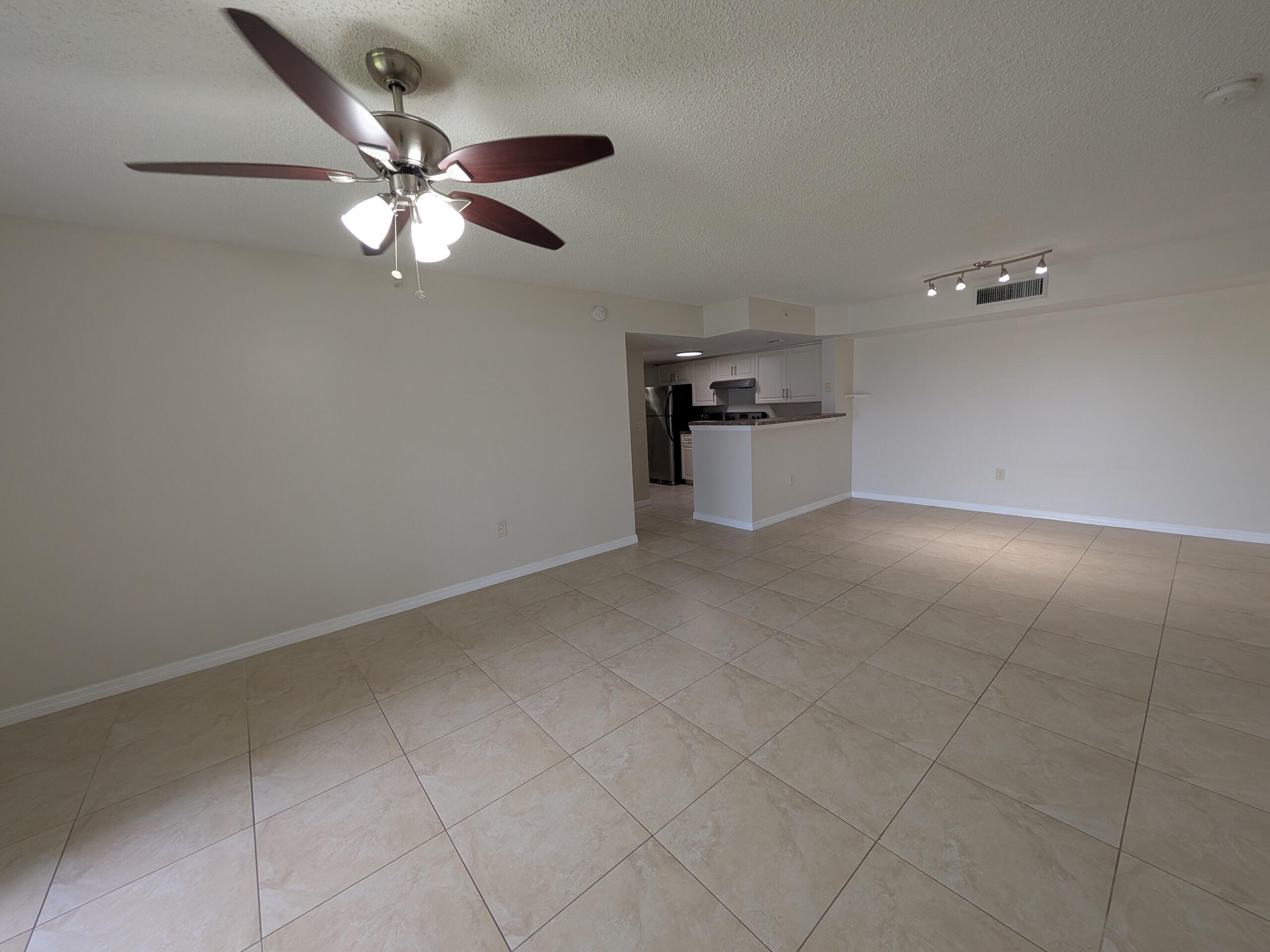 5011 Wiles #208, Coconut Creek FL 33073