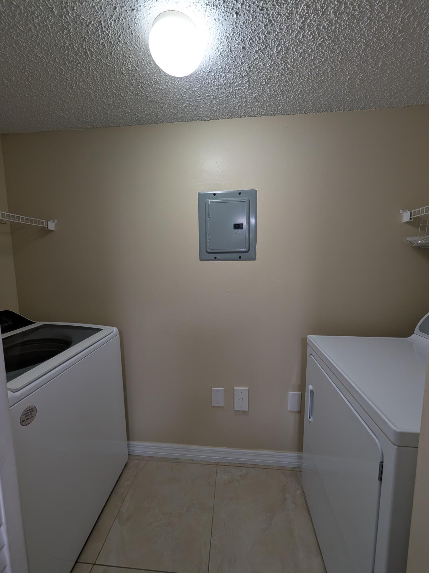 5011 Wiles #208, Coconut Creek FL 33073