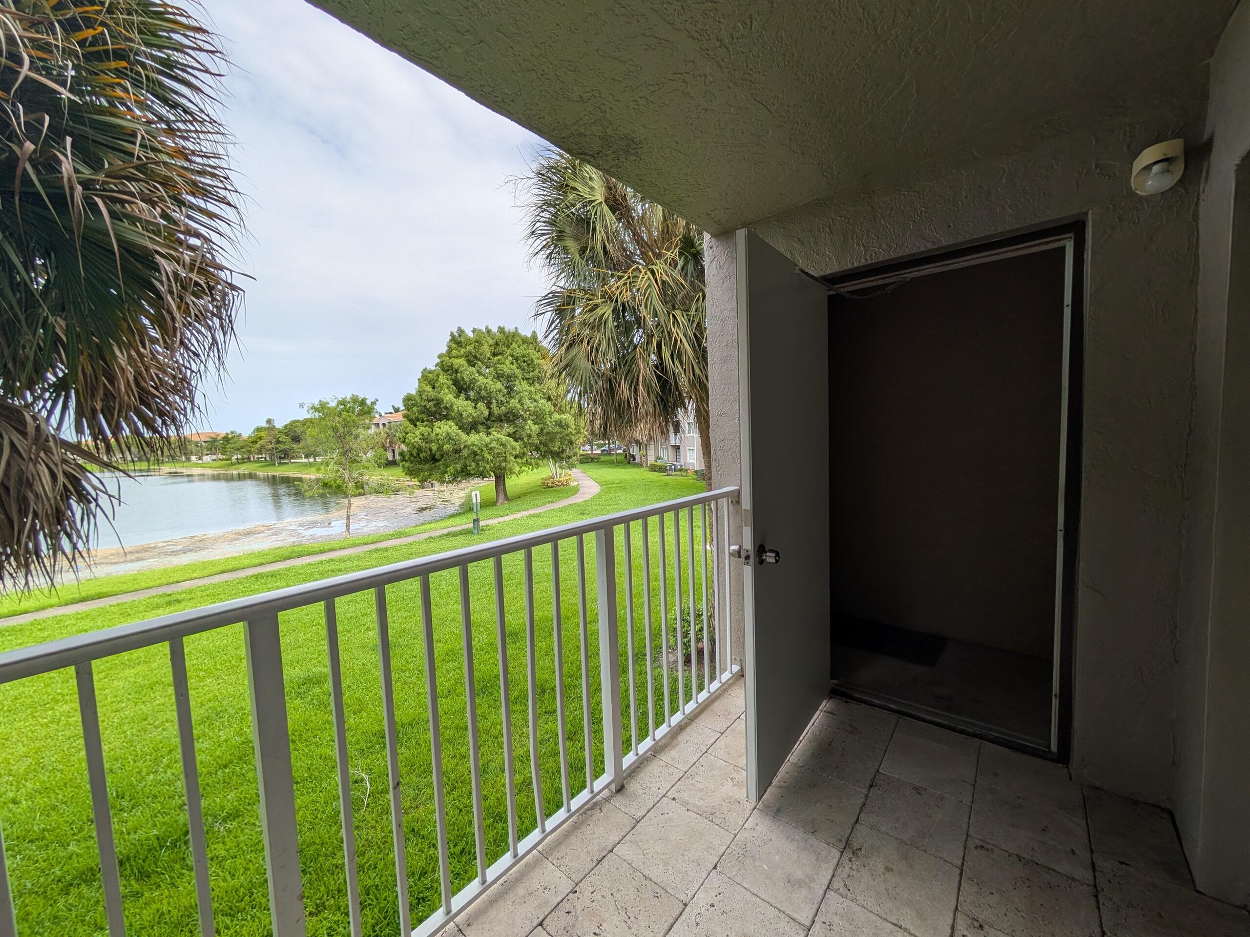 5011 Wiles #208, Coconut Creek FL 33073