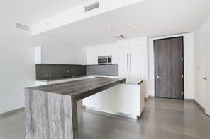 88 SW 7th #1709, Miami FL 33130