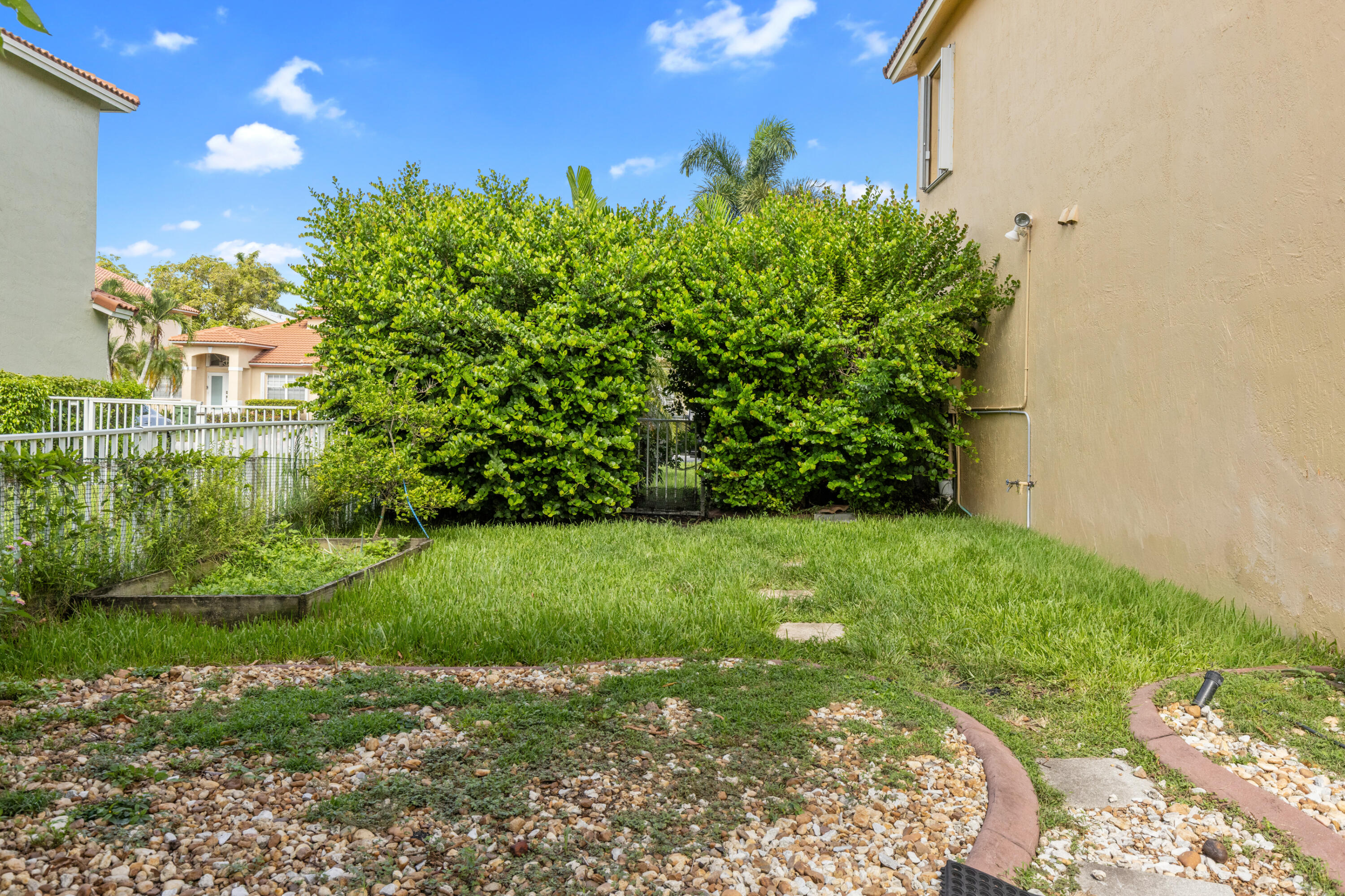 1021 NW 185th, Pembroke Pines FL 33029