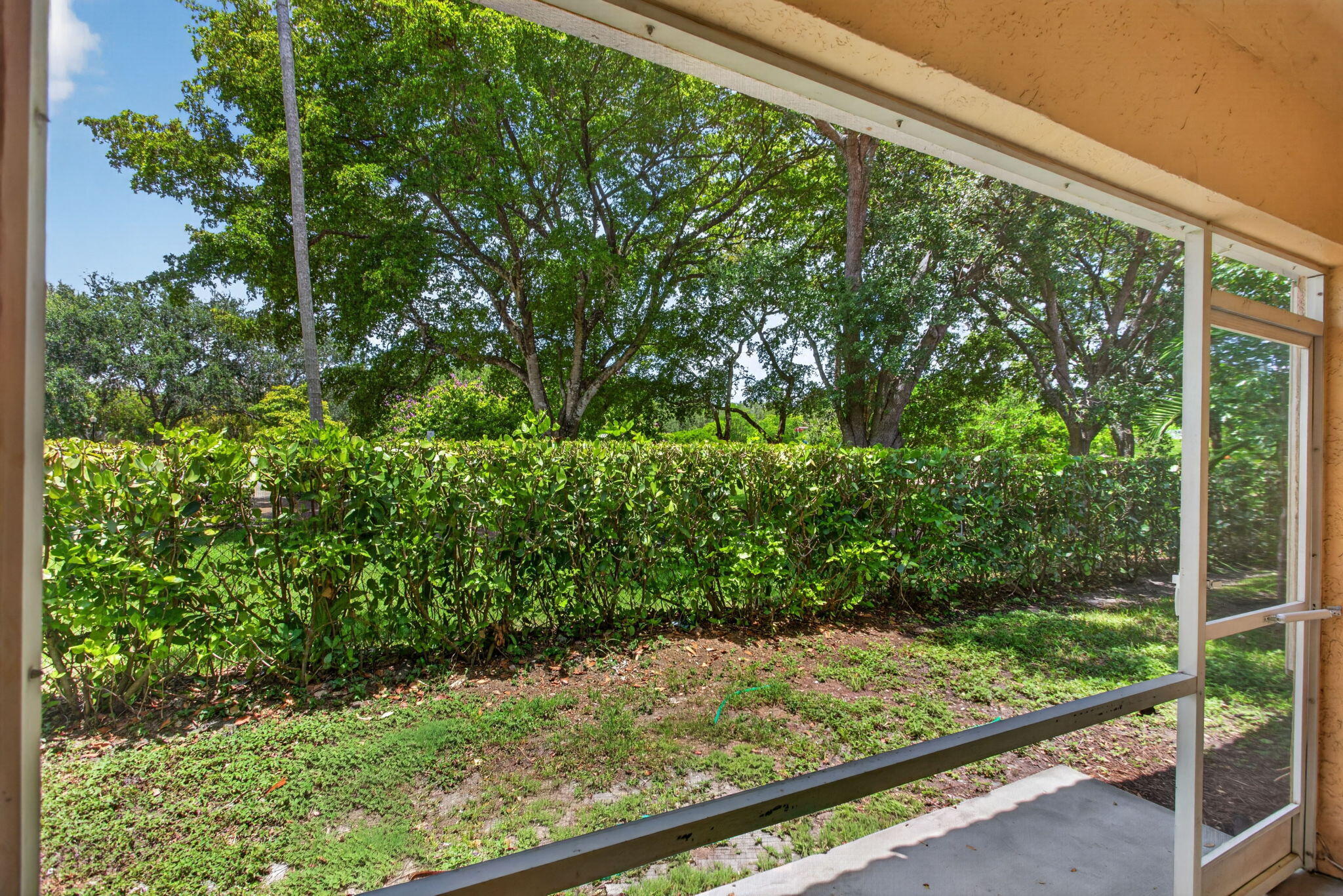 11451 Lakeview #3a, Coral Springs FL 33071