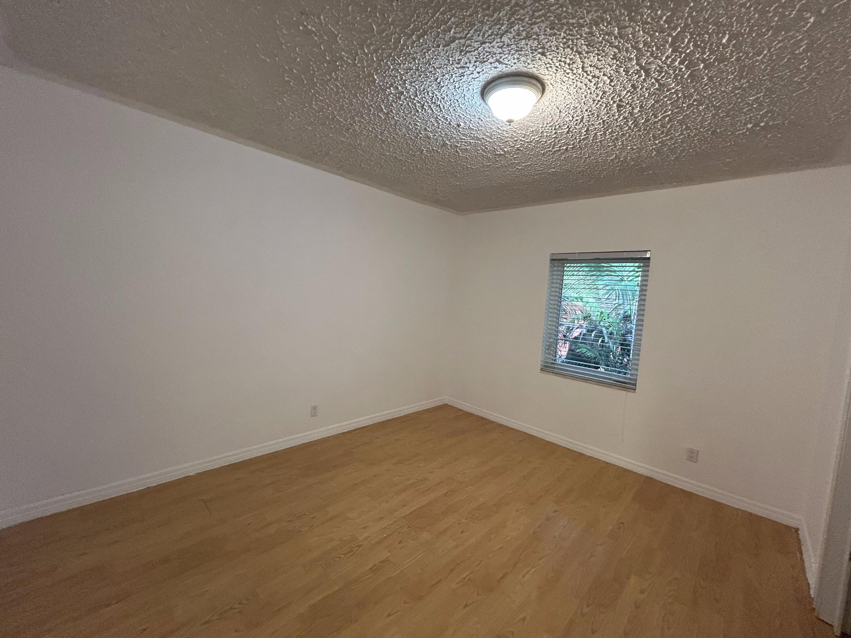 5757 SW 3rd, Miami FL 33144