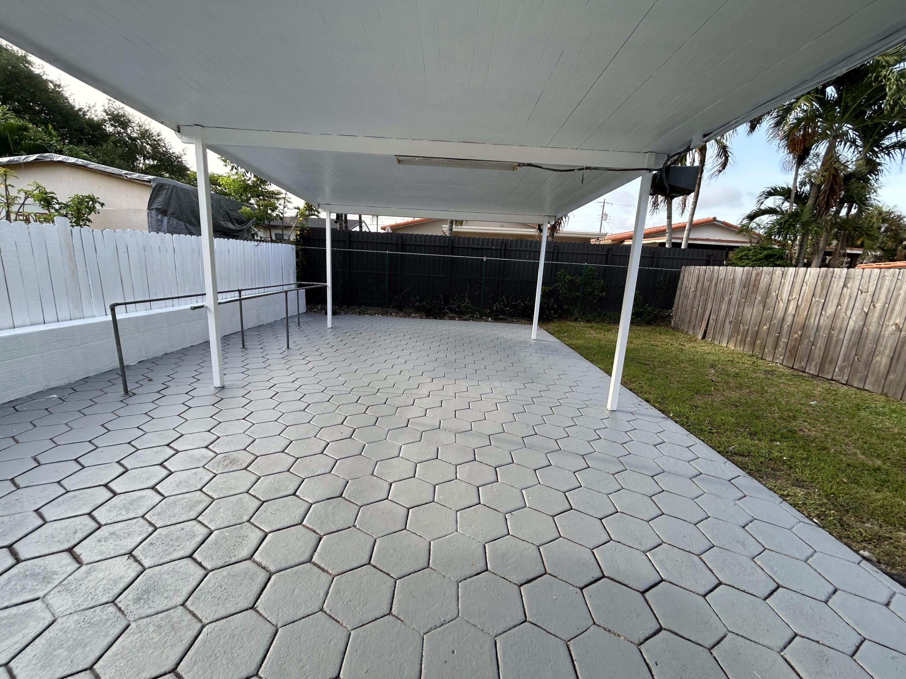 5757 SW 3rd, Miami FL 33144