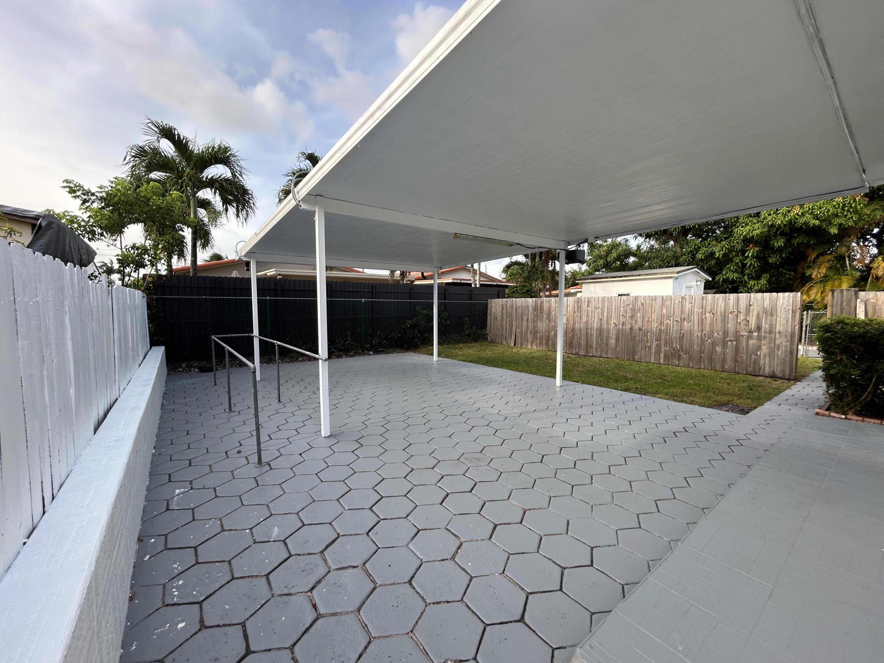 5757 SW 3rd, Miami FL 33144