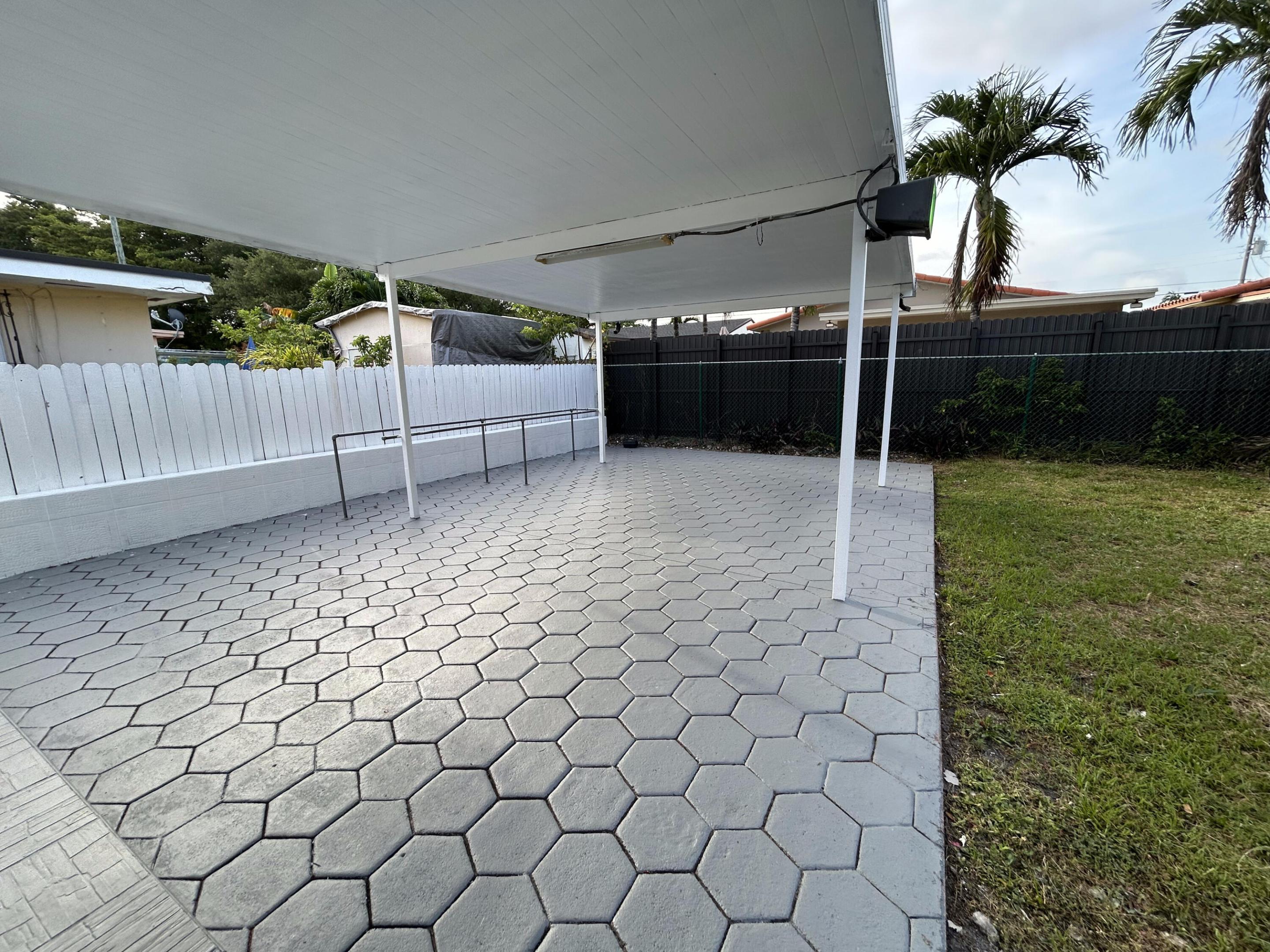 5757 SW 3rd, Miami FL 33144