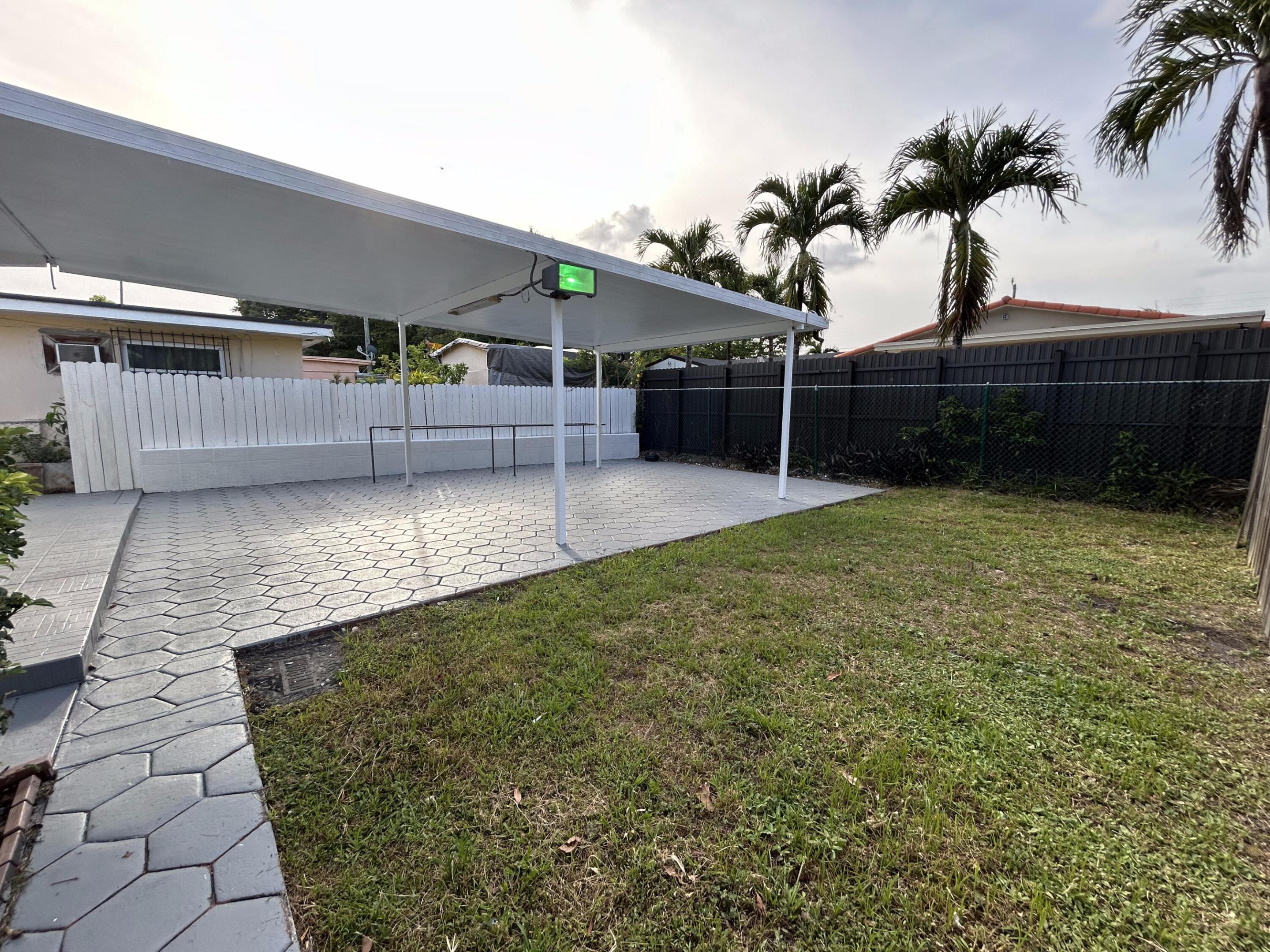 5757 SW 3rd, Miami FL 33144