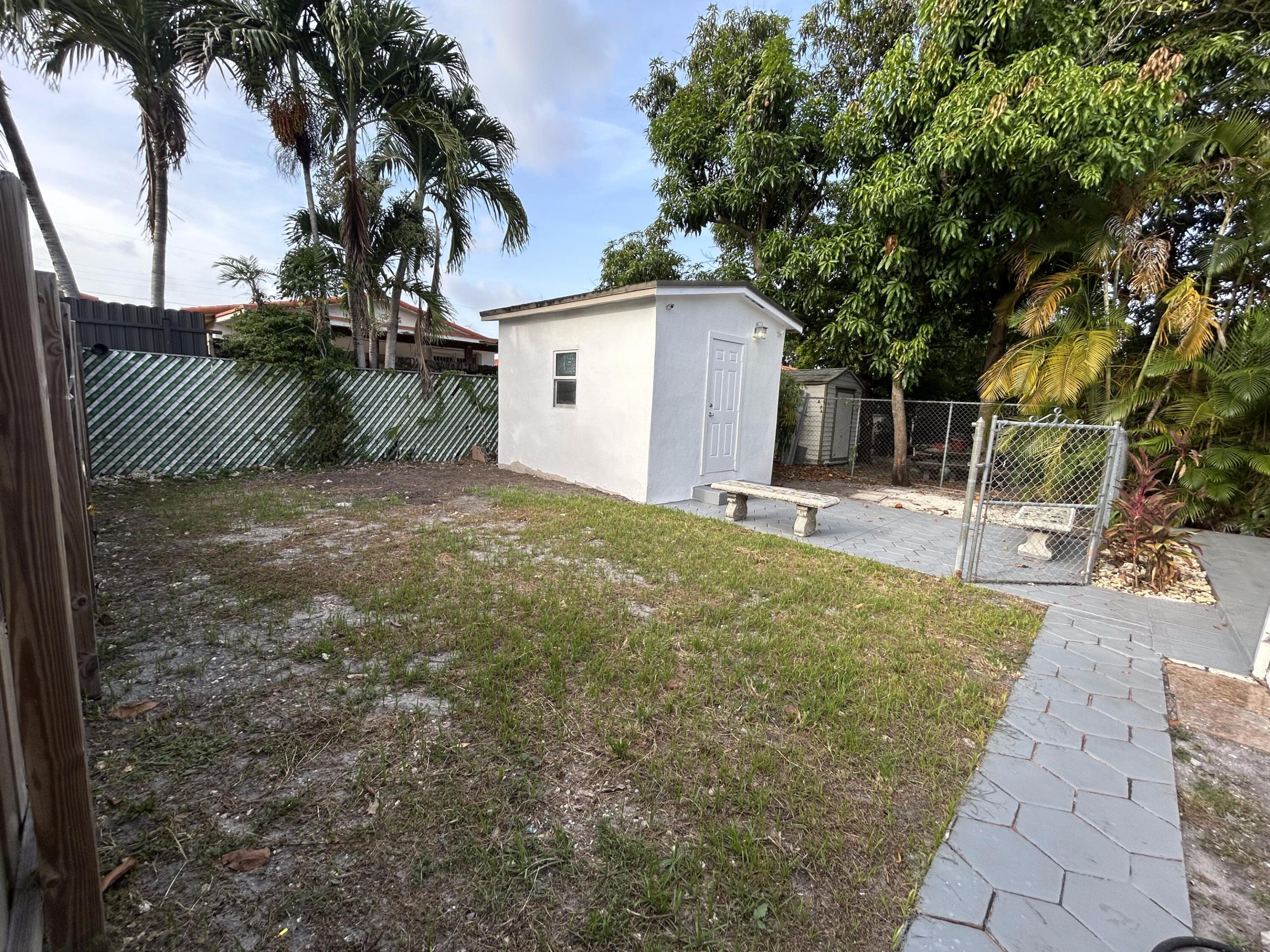 5757 SW 3rd, Miami FL 33144