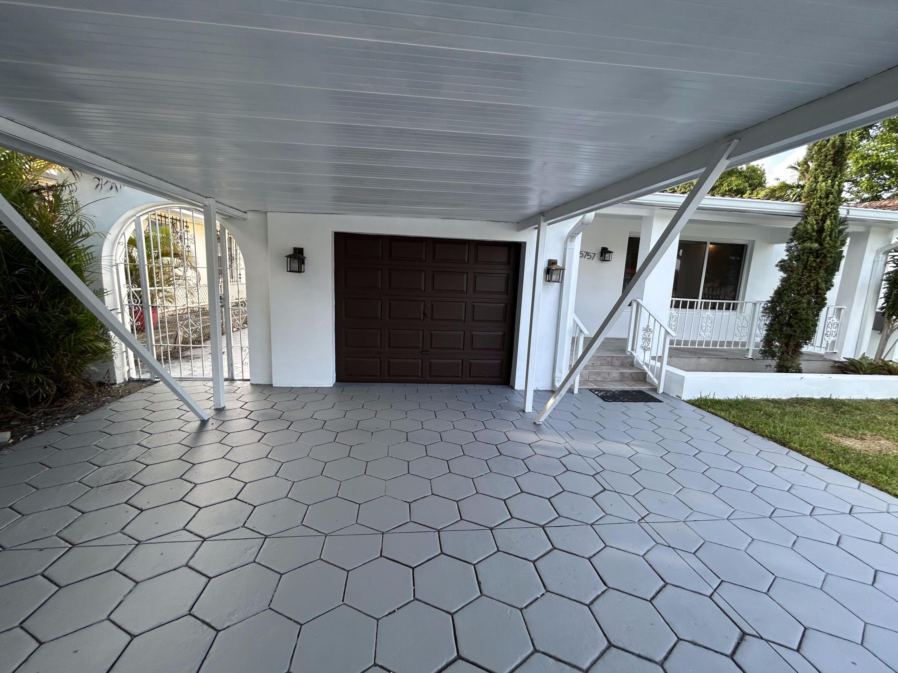 5757 SW 3rd, Miami FL 33144