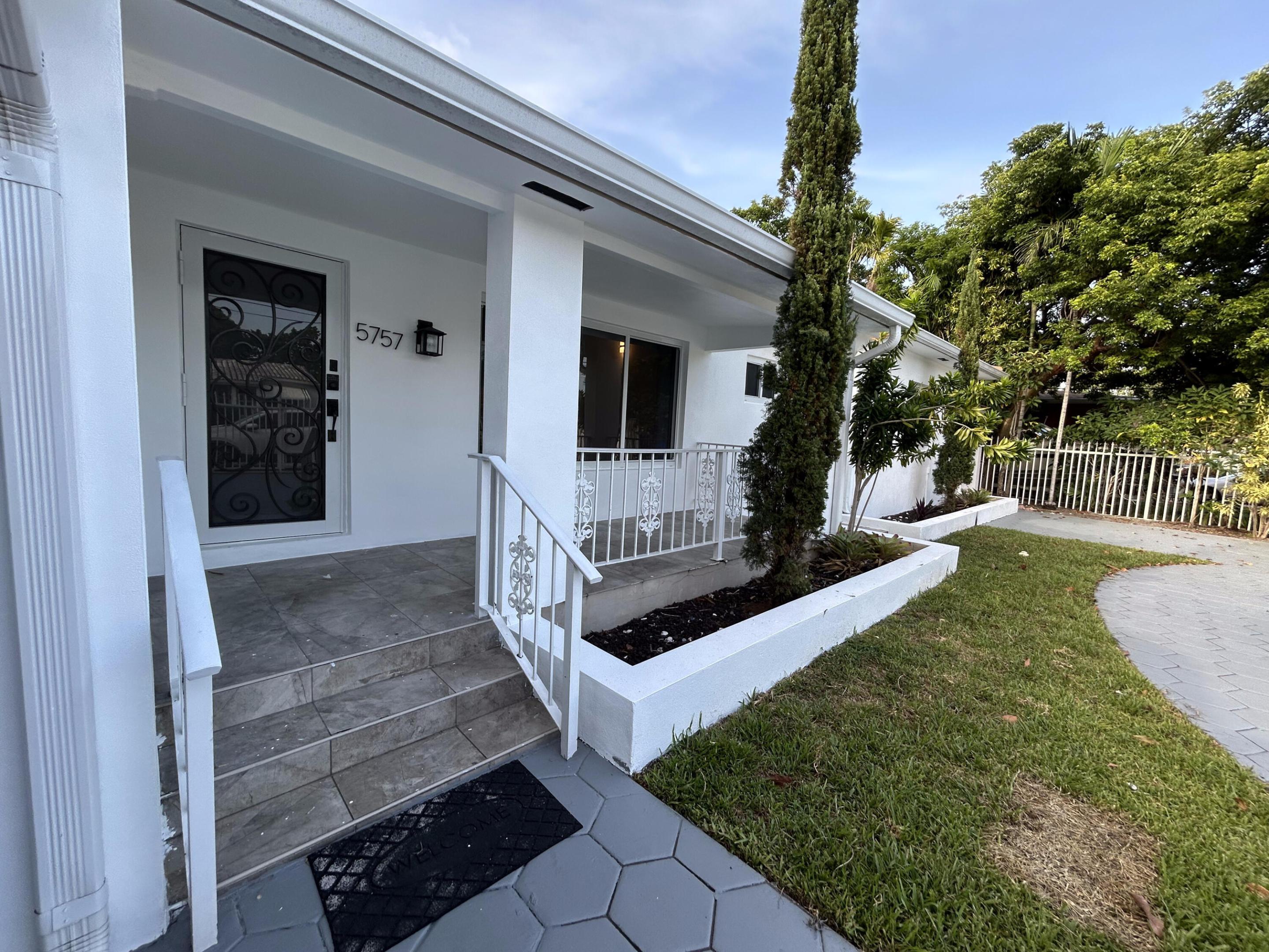5757 SW 3rd, Miami FL 33144