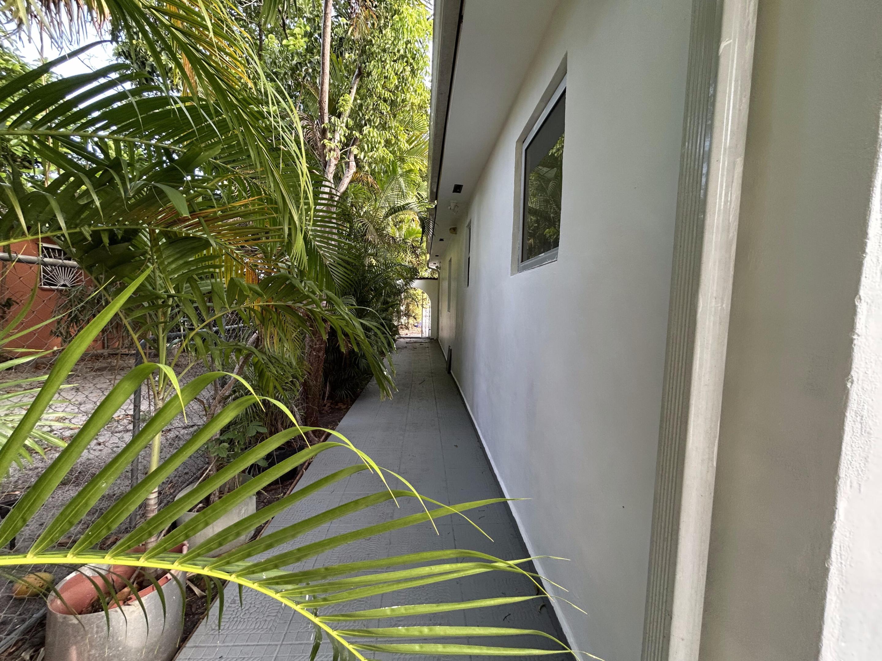 5757 SW 3rd, Miami FL 33144