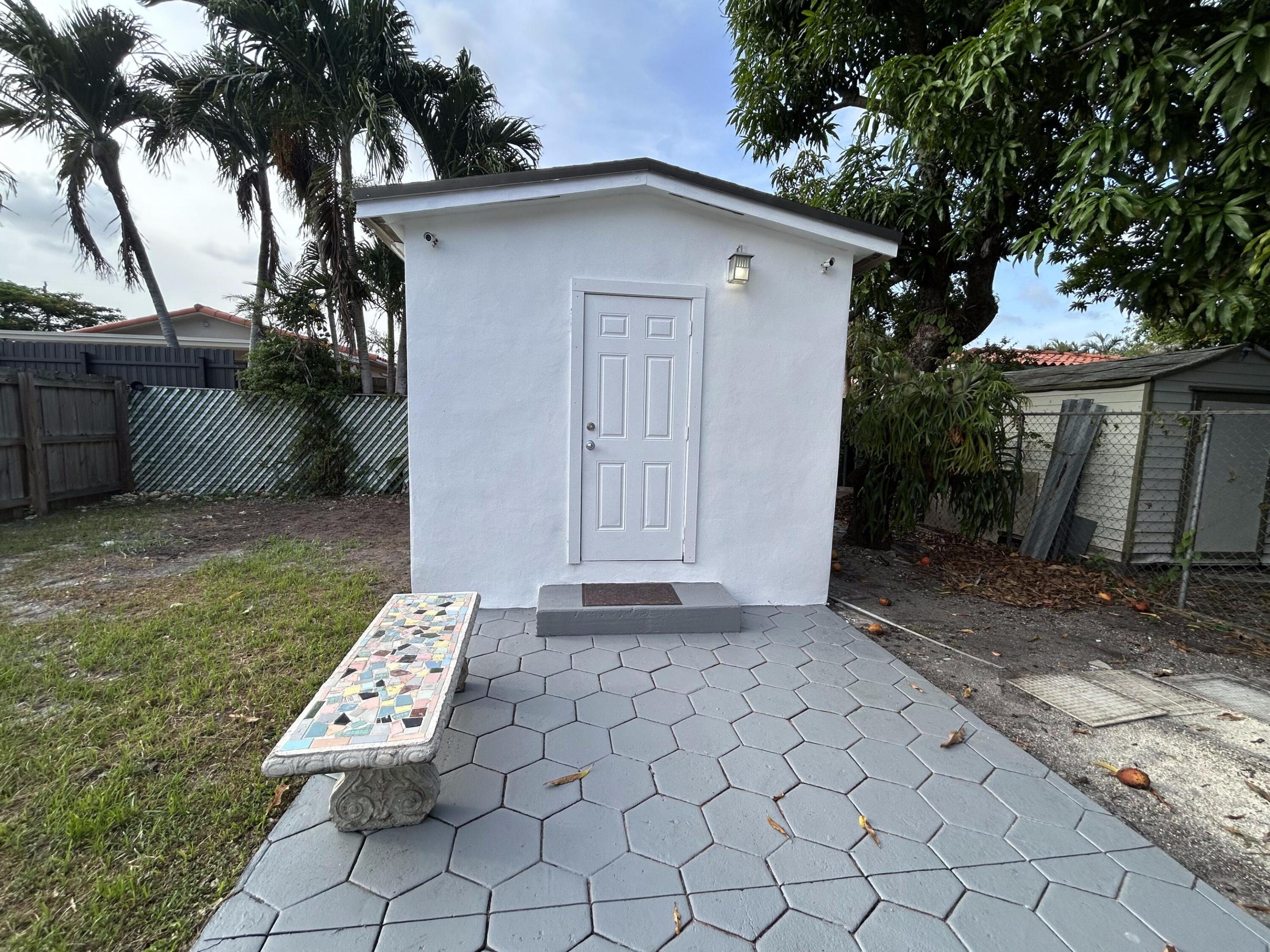 5757 SW 3rd, Miami FL 33144