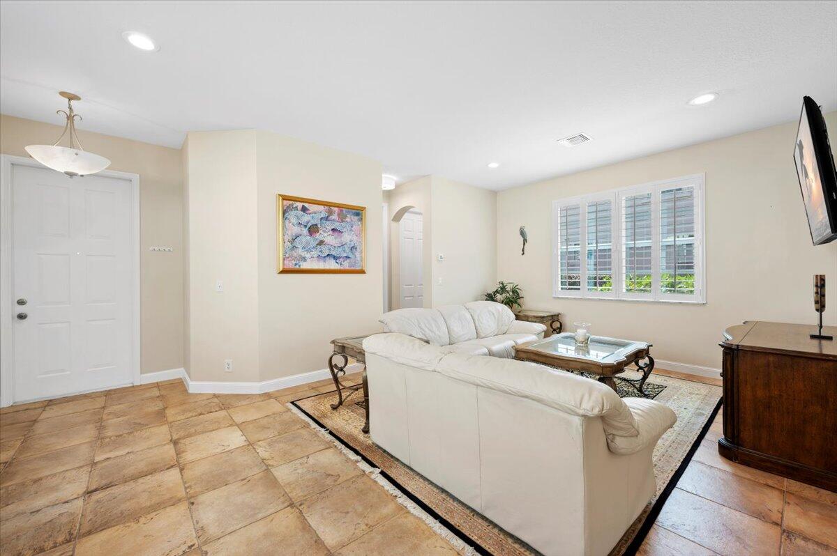 513 Tomahawk, Palm Beach Gardens FL 33410