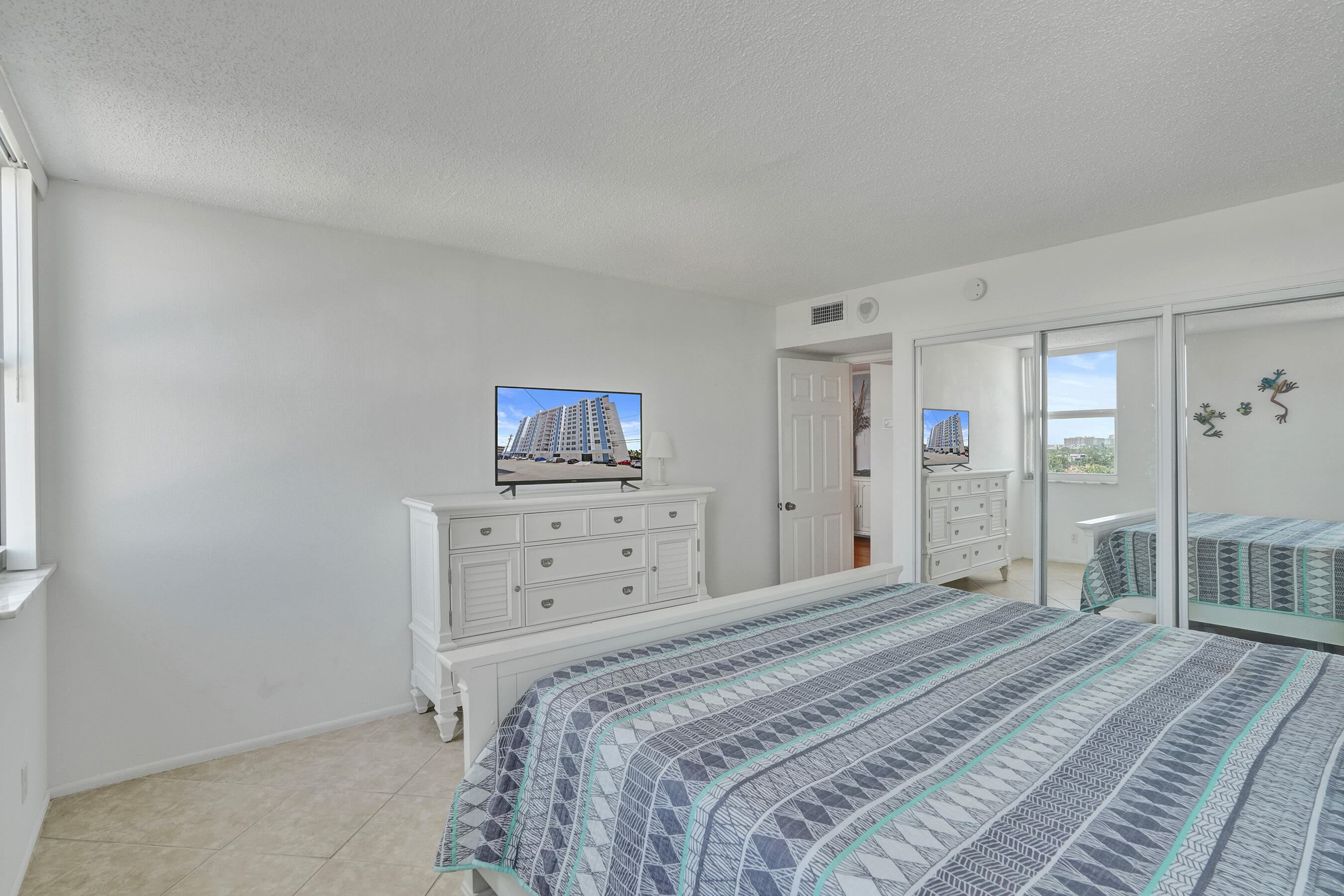 2881 NE 33rd #10b, Fort Lauderdale FL 33306