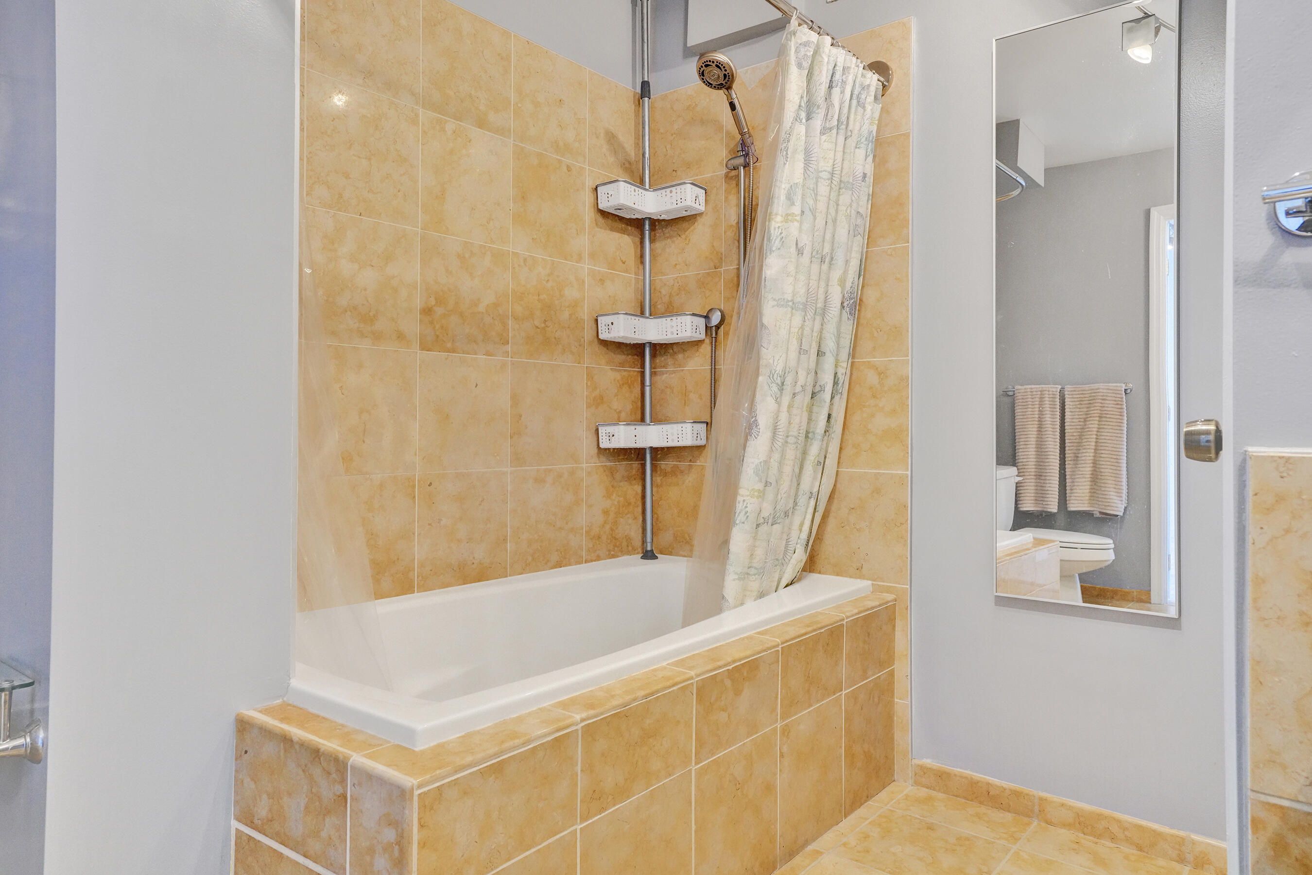 2881 NE 33rd #10b, Fort Lauderdale FL 33306