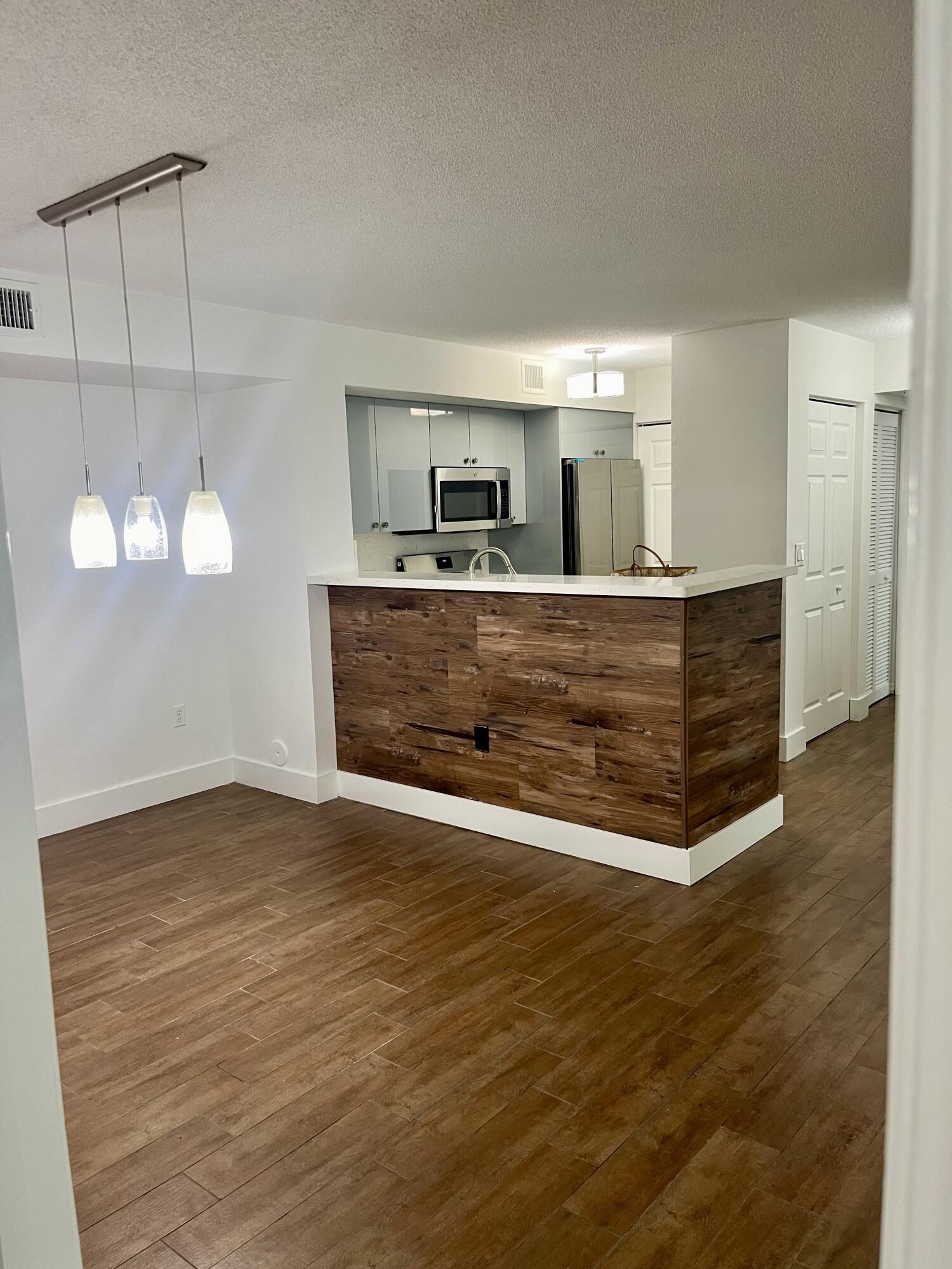 631 SW 111th #102, Pembroke Pines FL 33025