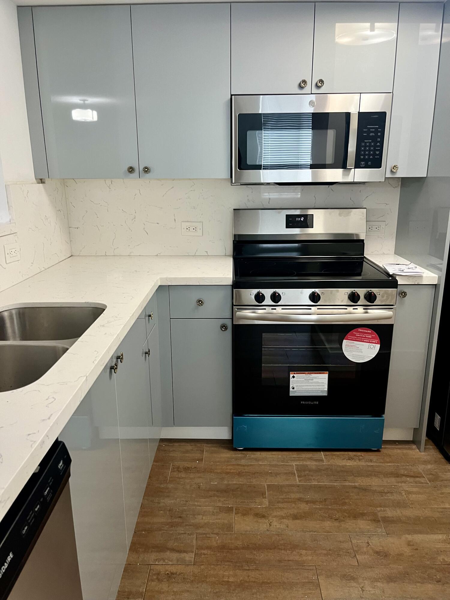 631 SW 111th #102, Pembroke Pines FL 33025