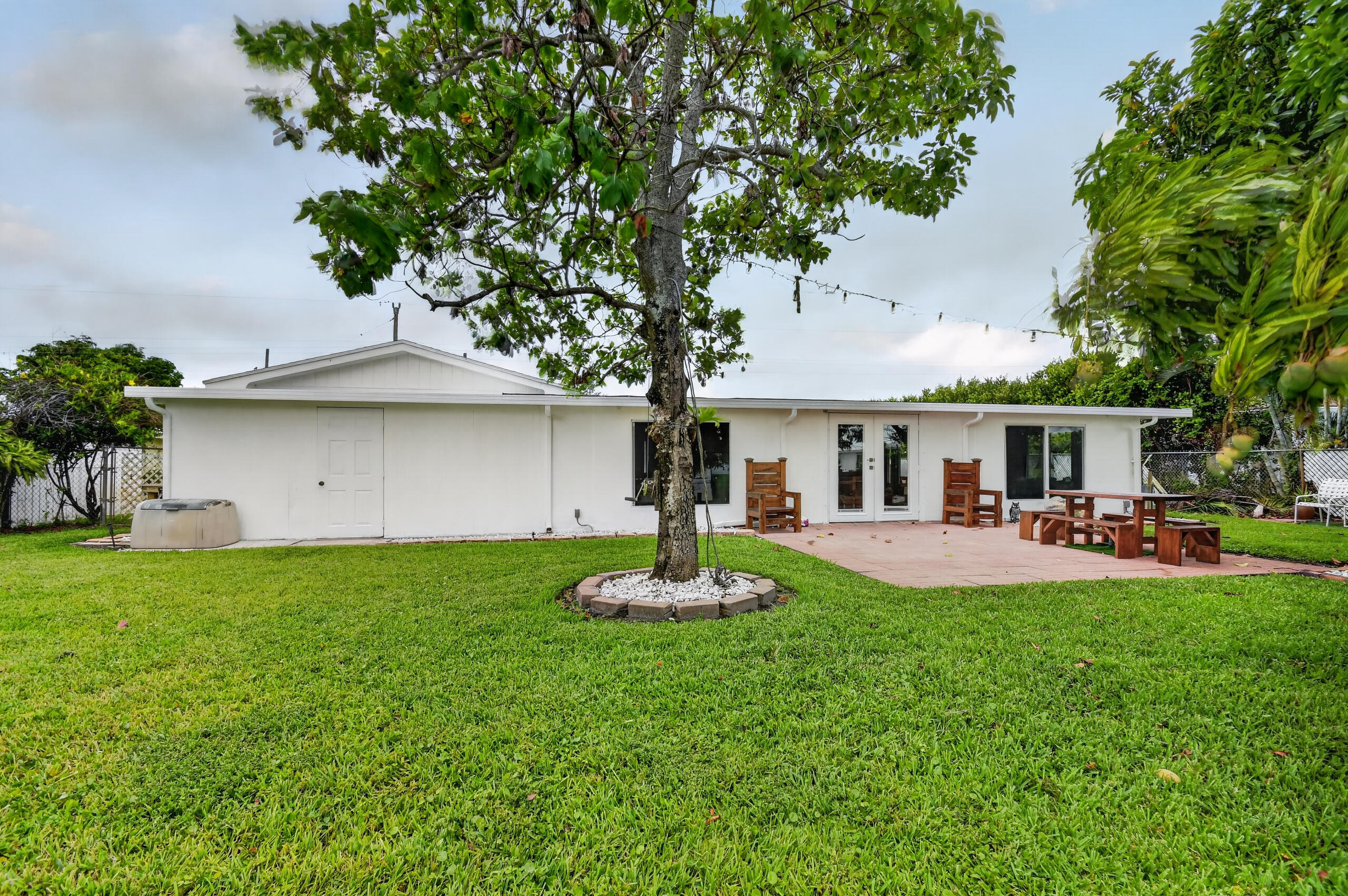 7951 W Lake, Lake Clarke Shores FL 33406