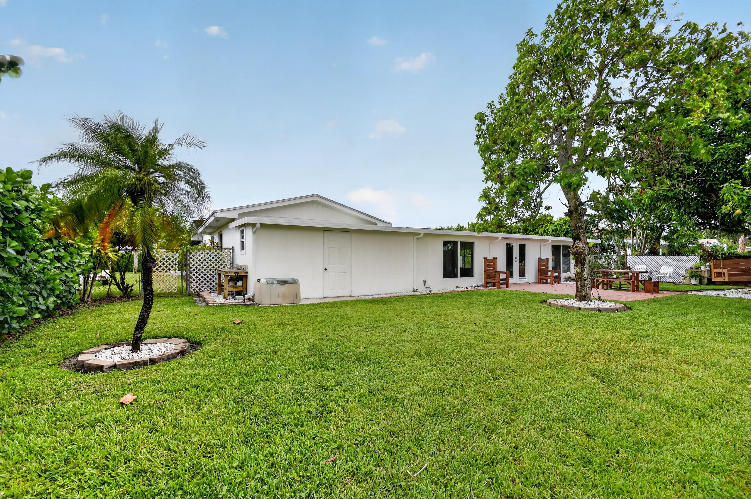 7951 W Lake, Lake Clarke Shores FL 33406