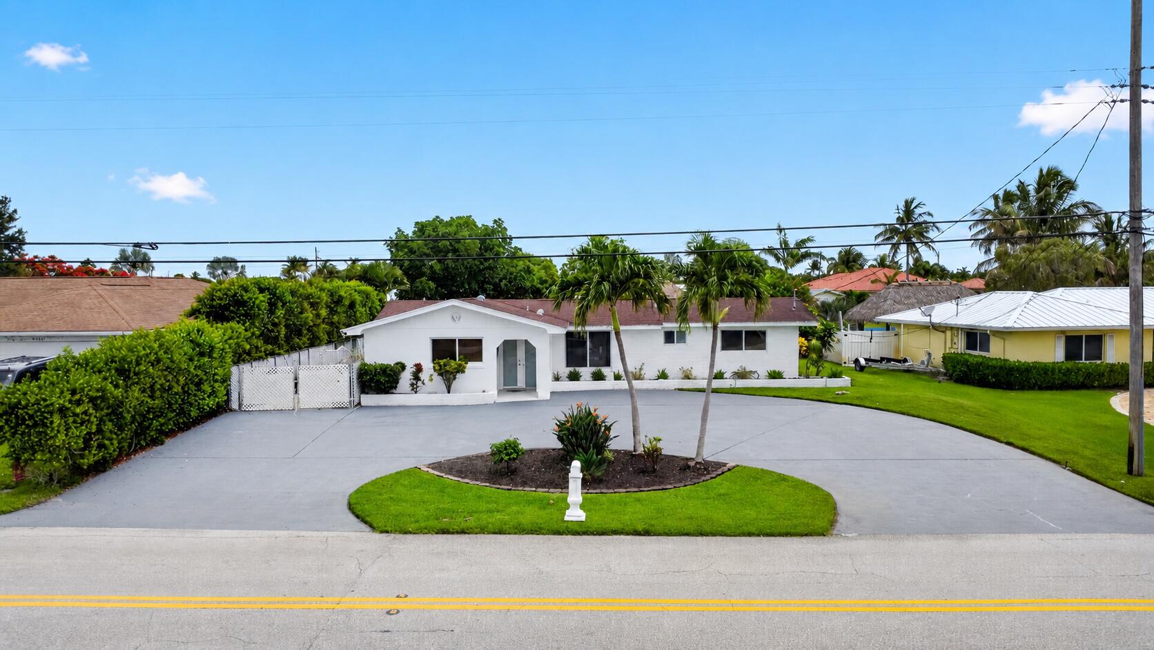 7951 W Lake, Lake Clarke Shores FL 33406