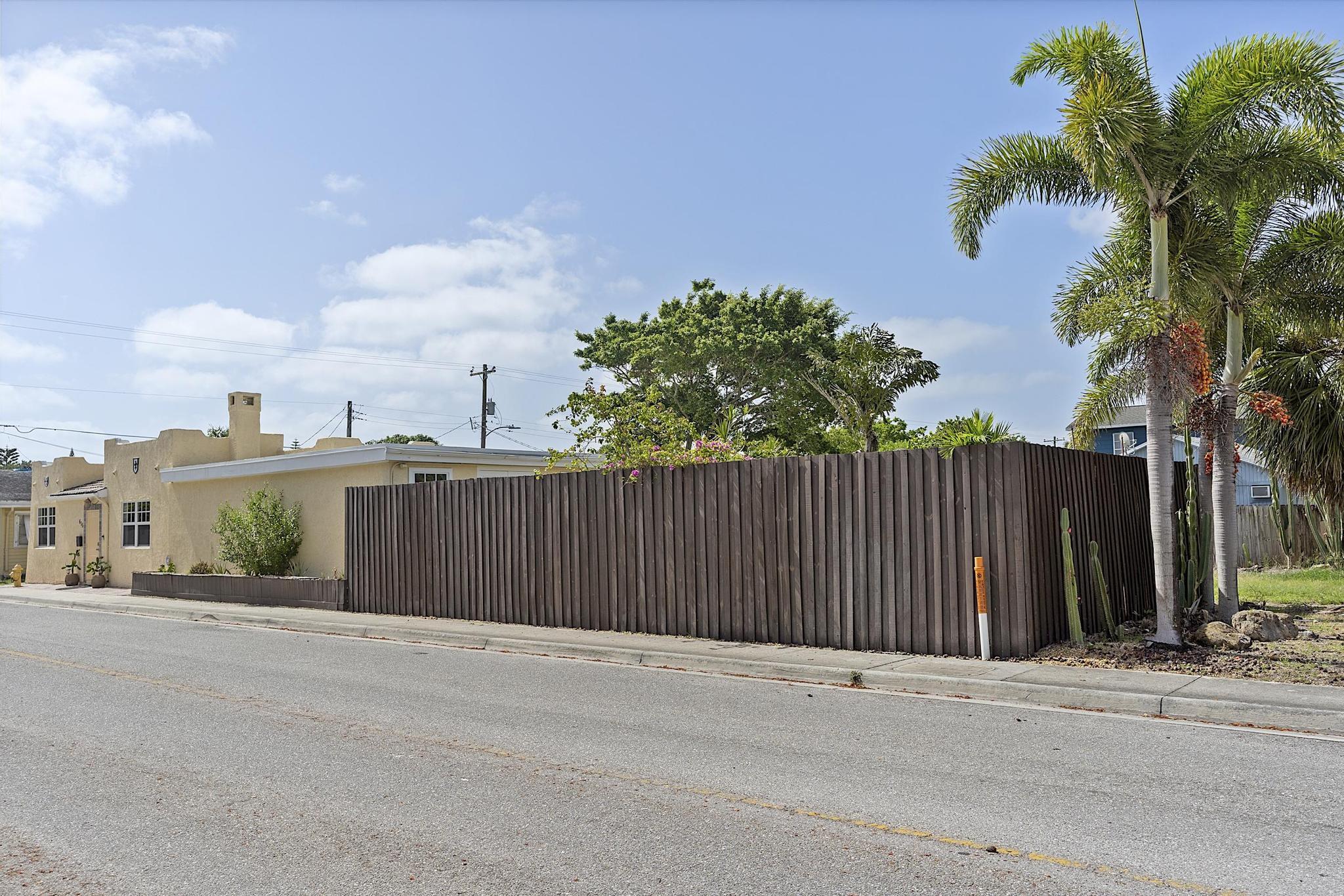 615 7th, Lake Worth FL 33460