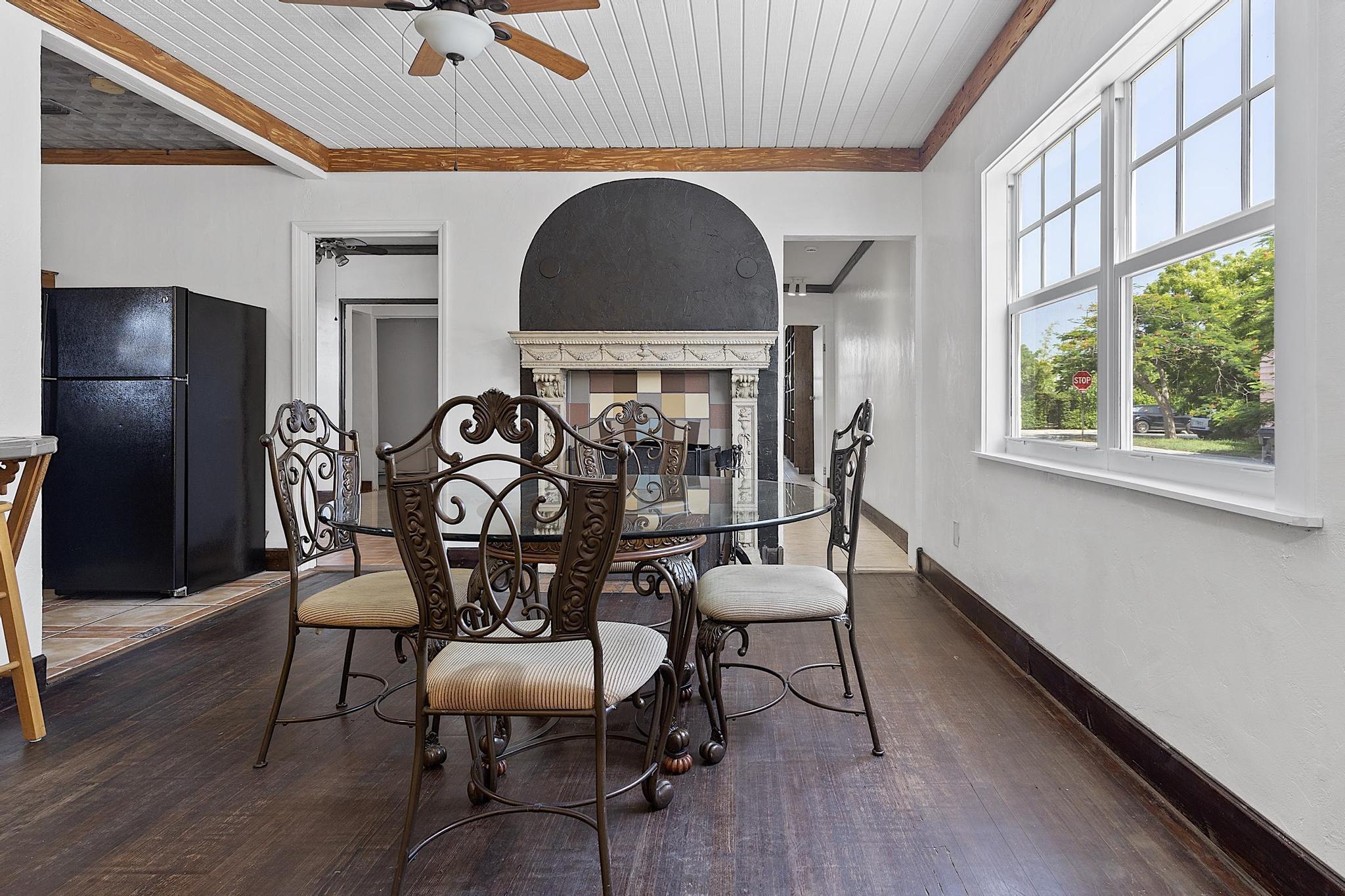 615 7th, Lake Worth FL 33460