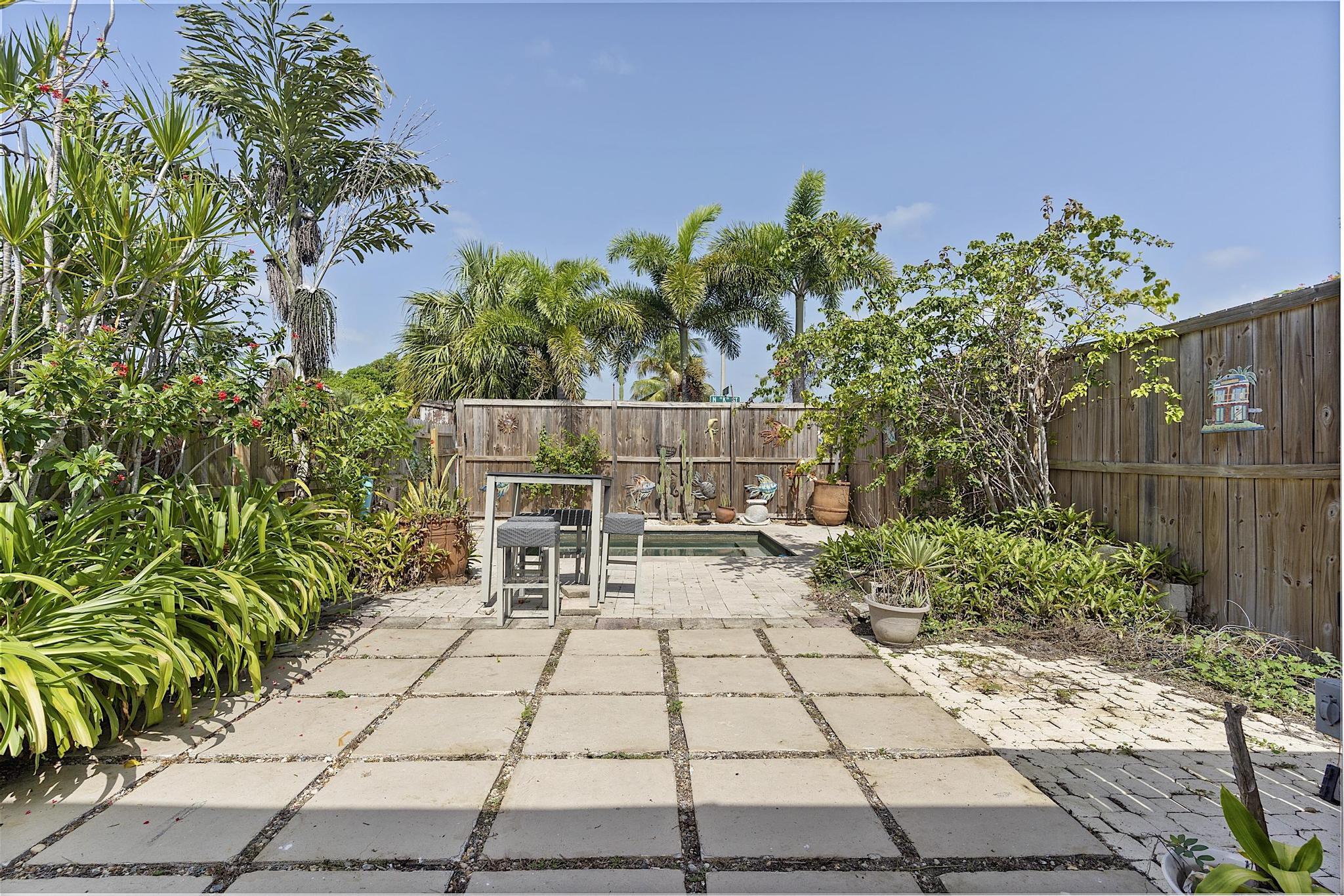 615 7th, Lake Worth FL 33460