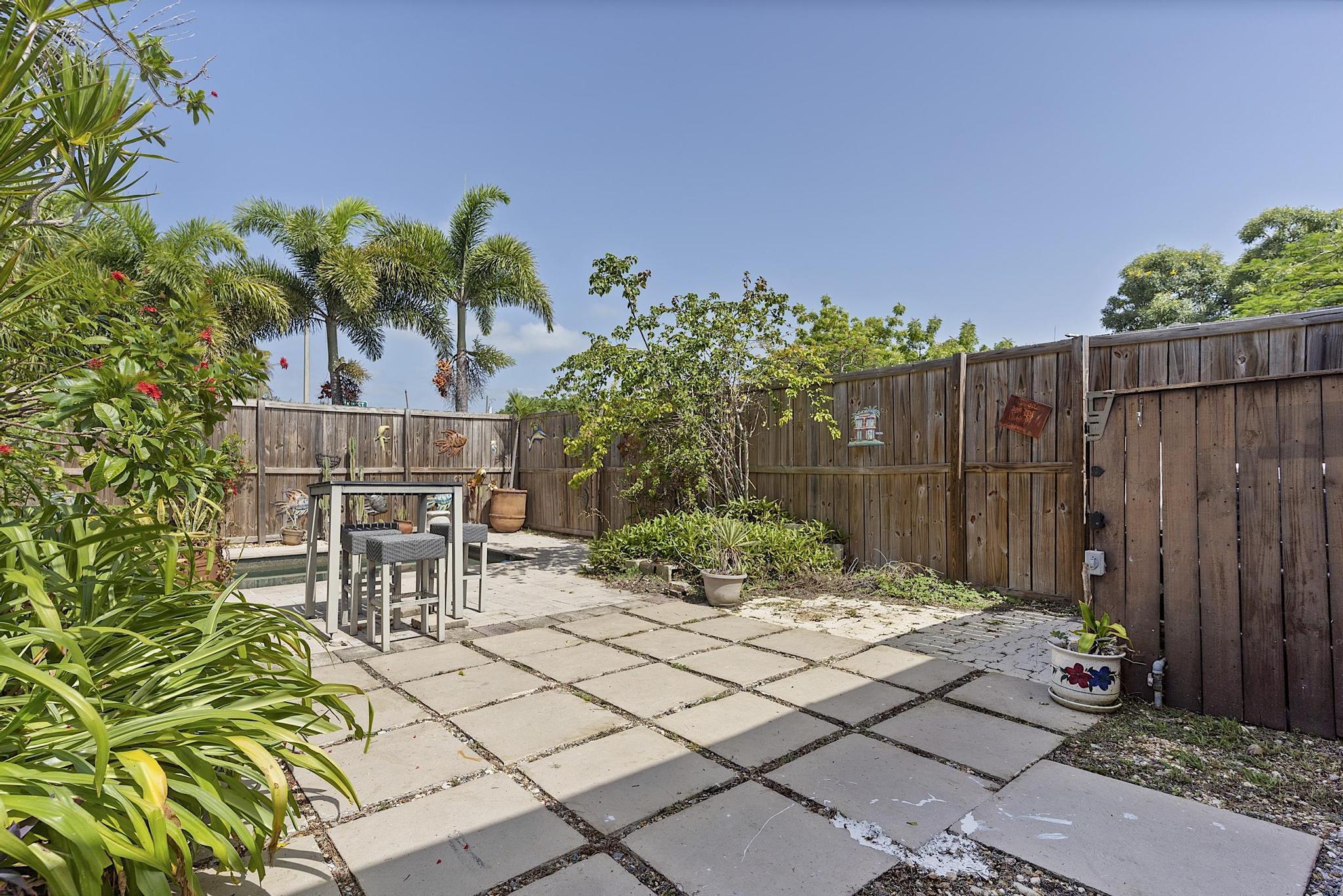 615 7th, Lake Worth FL 33460