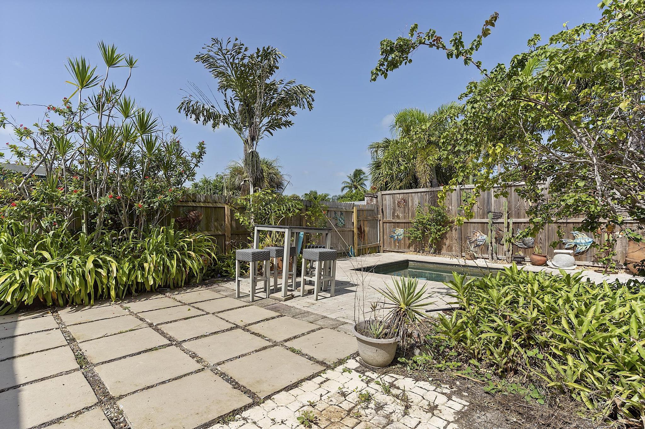 615 7th, Lake Worth FL 33460