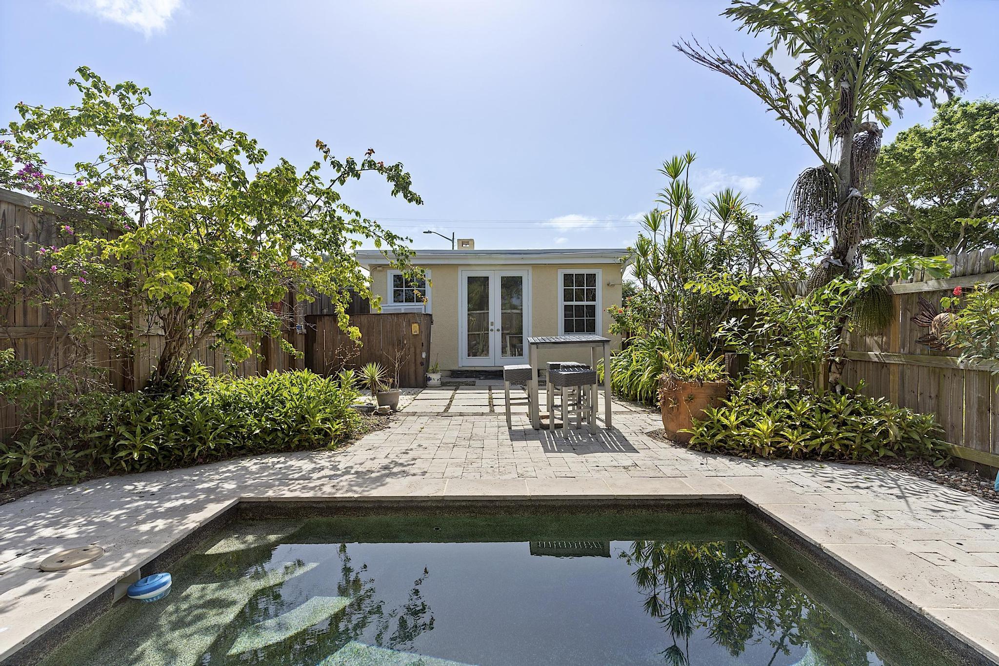 615 7th, Lake Worth FL 33460