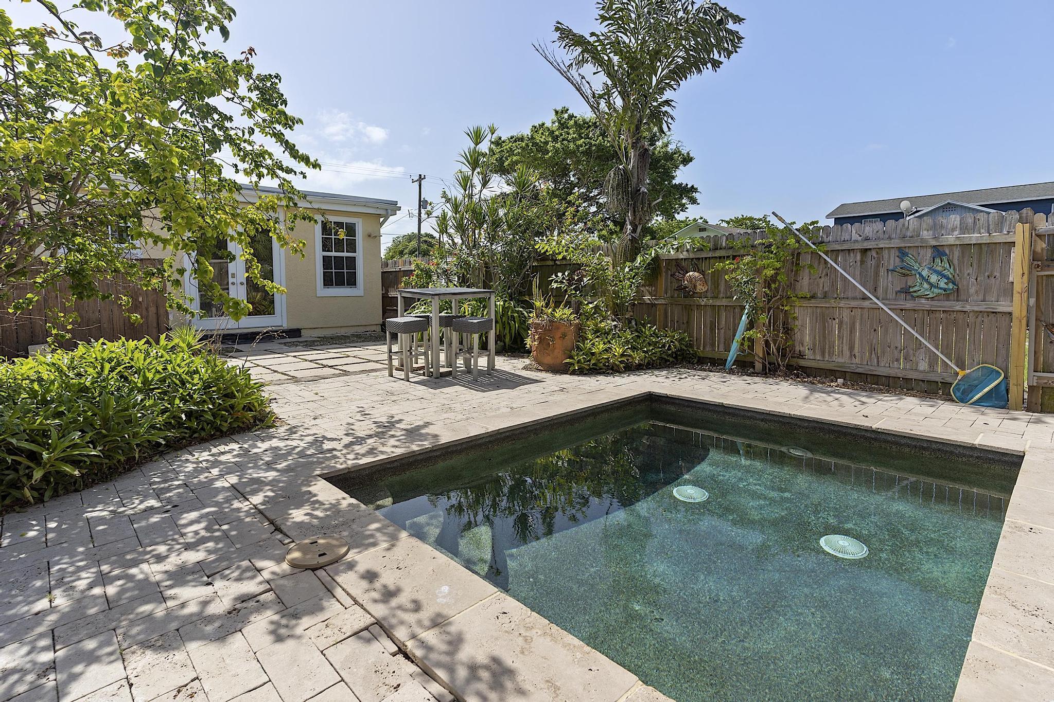 615 7th, Lake Worth FL 33460